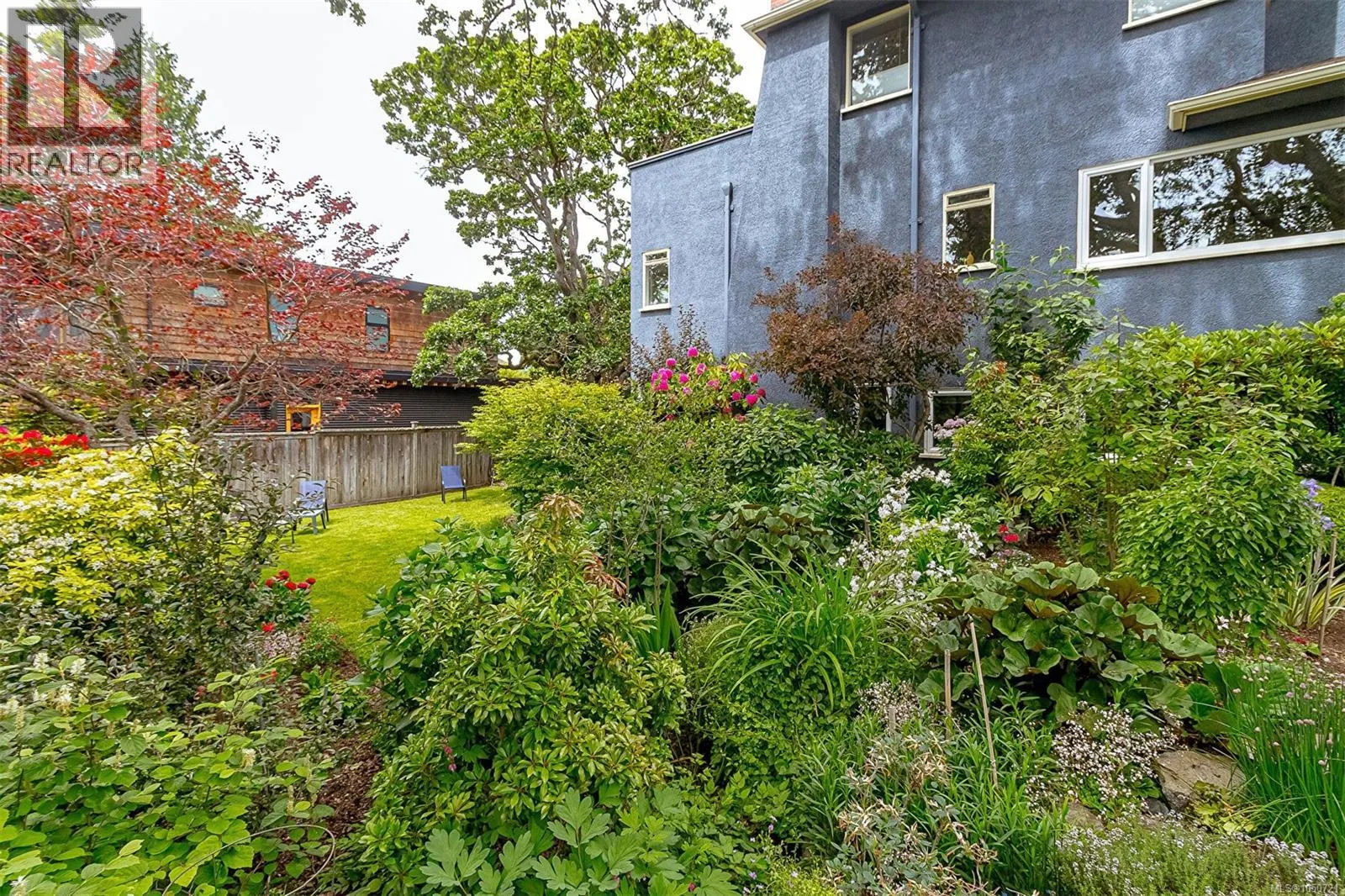 1 Briar Pl