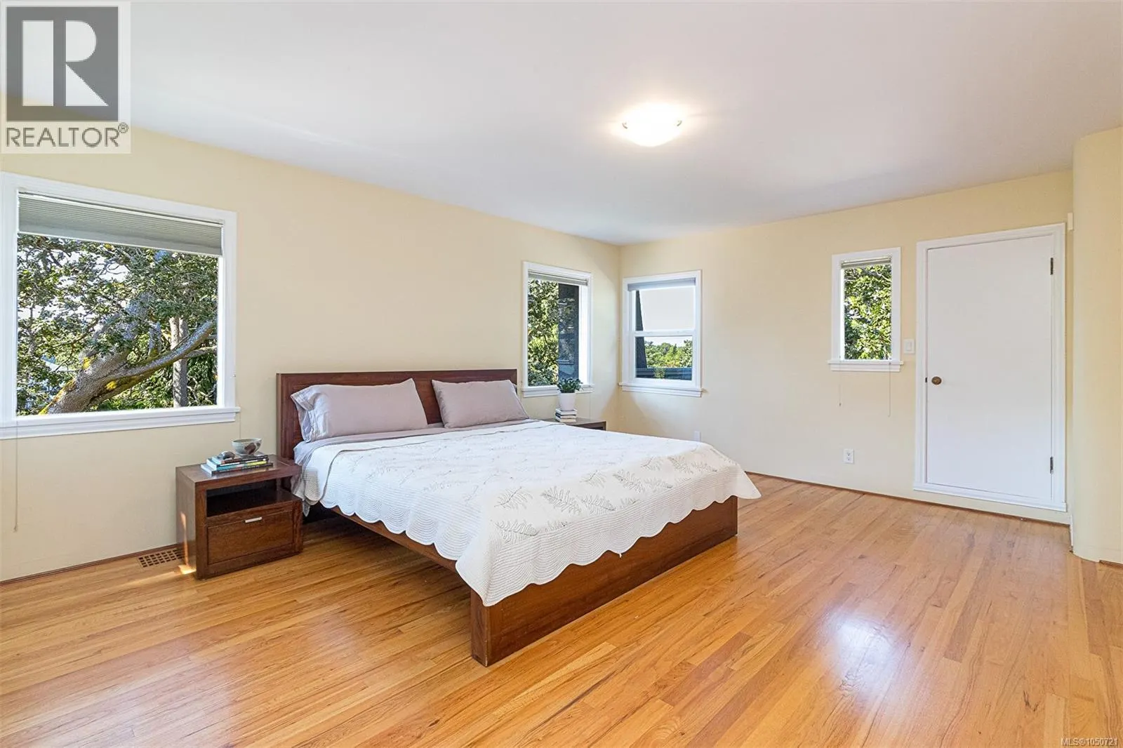 1 Briar Pl