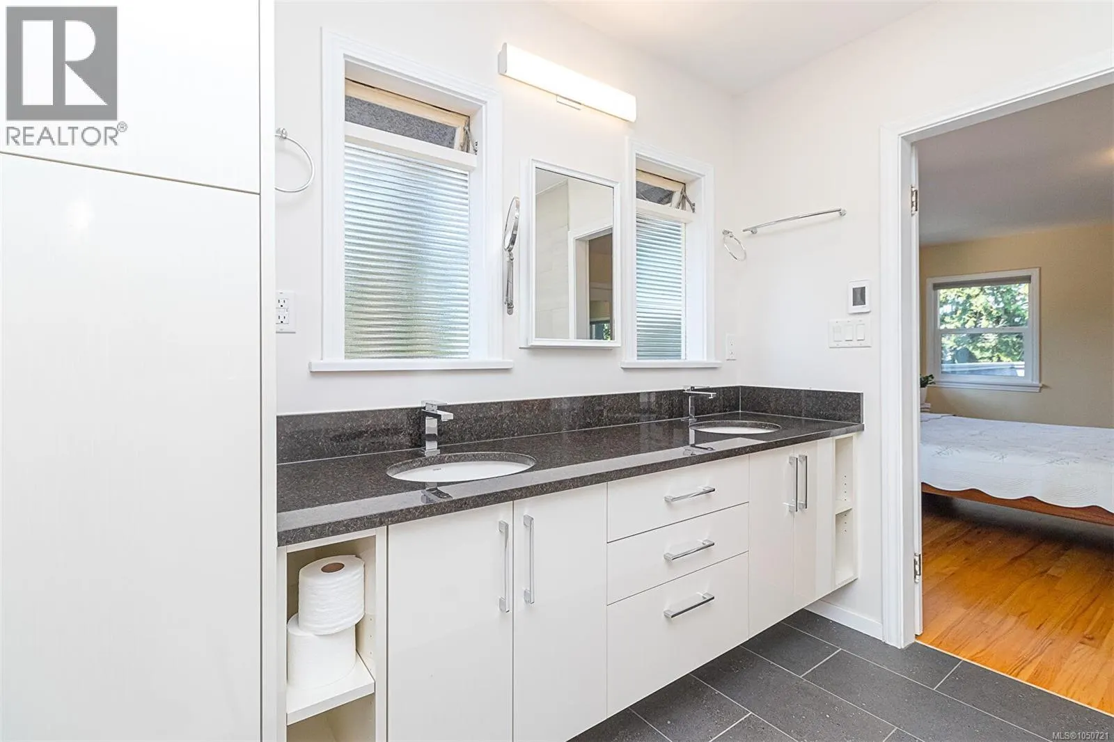 1 Briar Pl