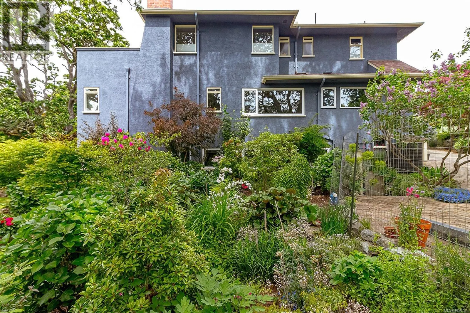1 Briar Pl