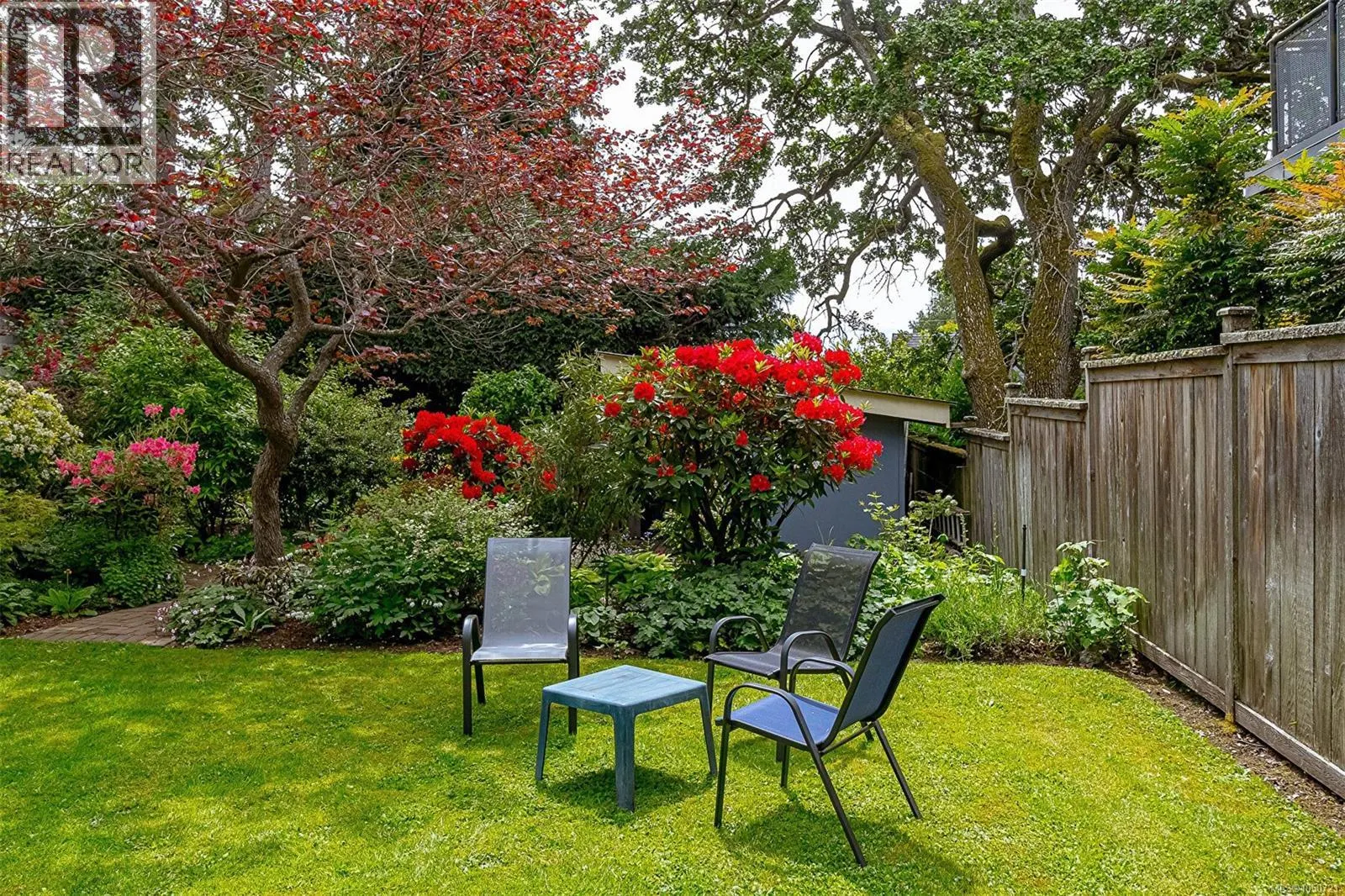 1 Briar Pl