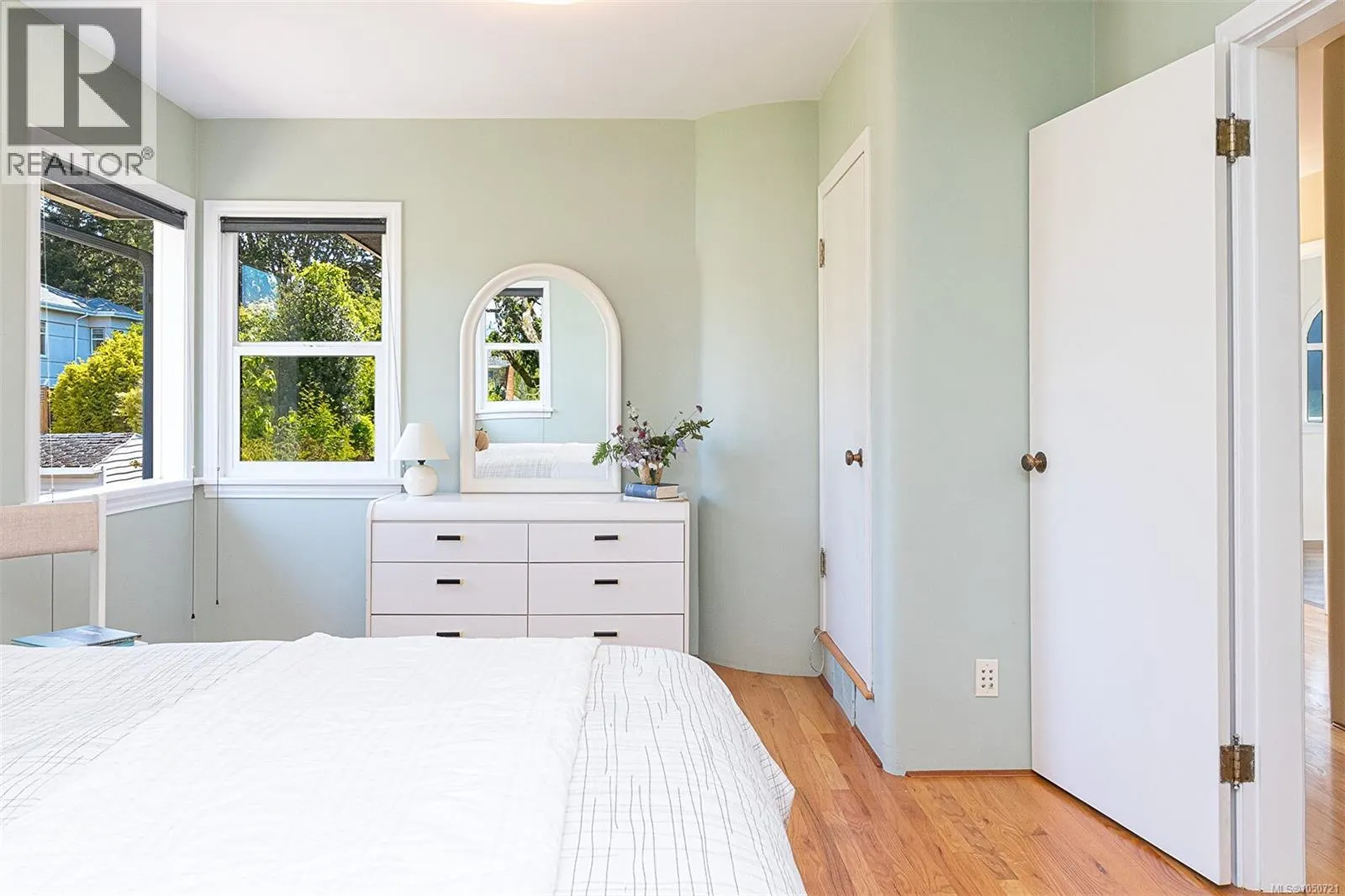 1 Briar Pl