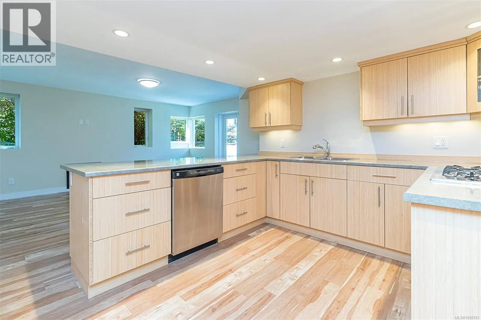 1 Briar Pl