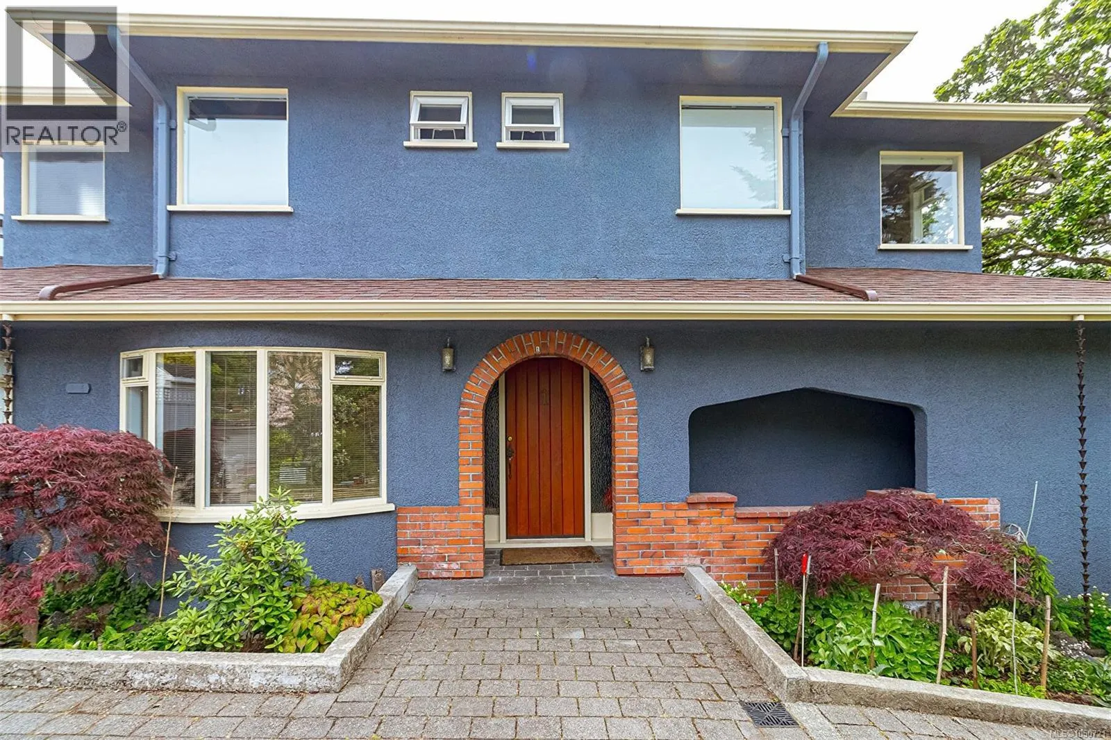 1 Briar Pl