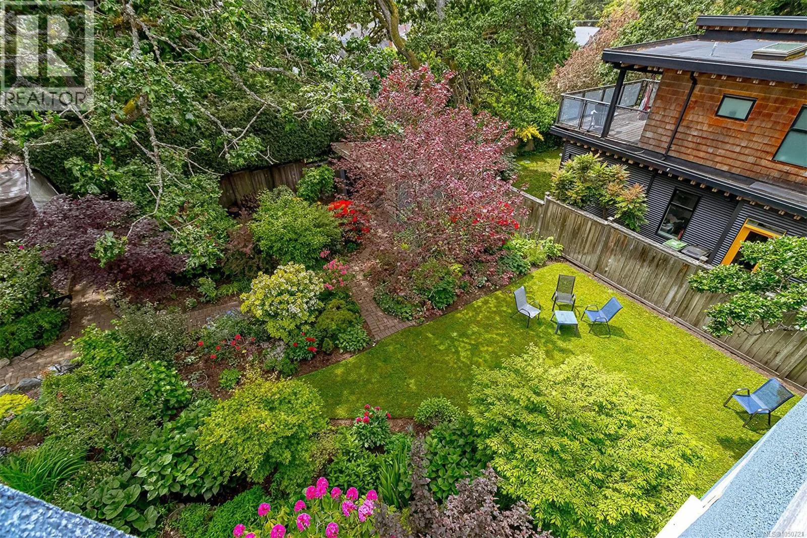 1 Briar Pl