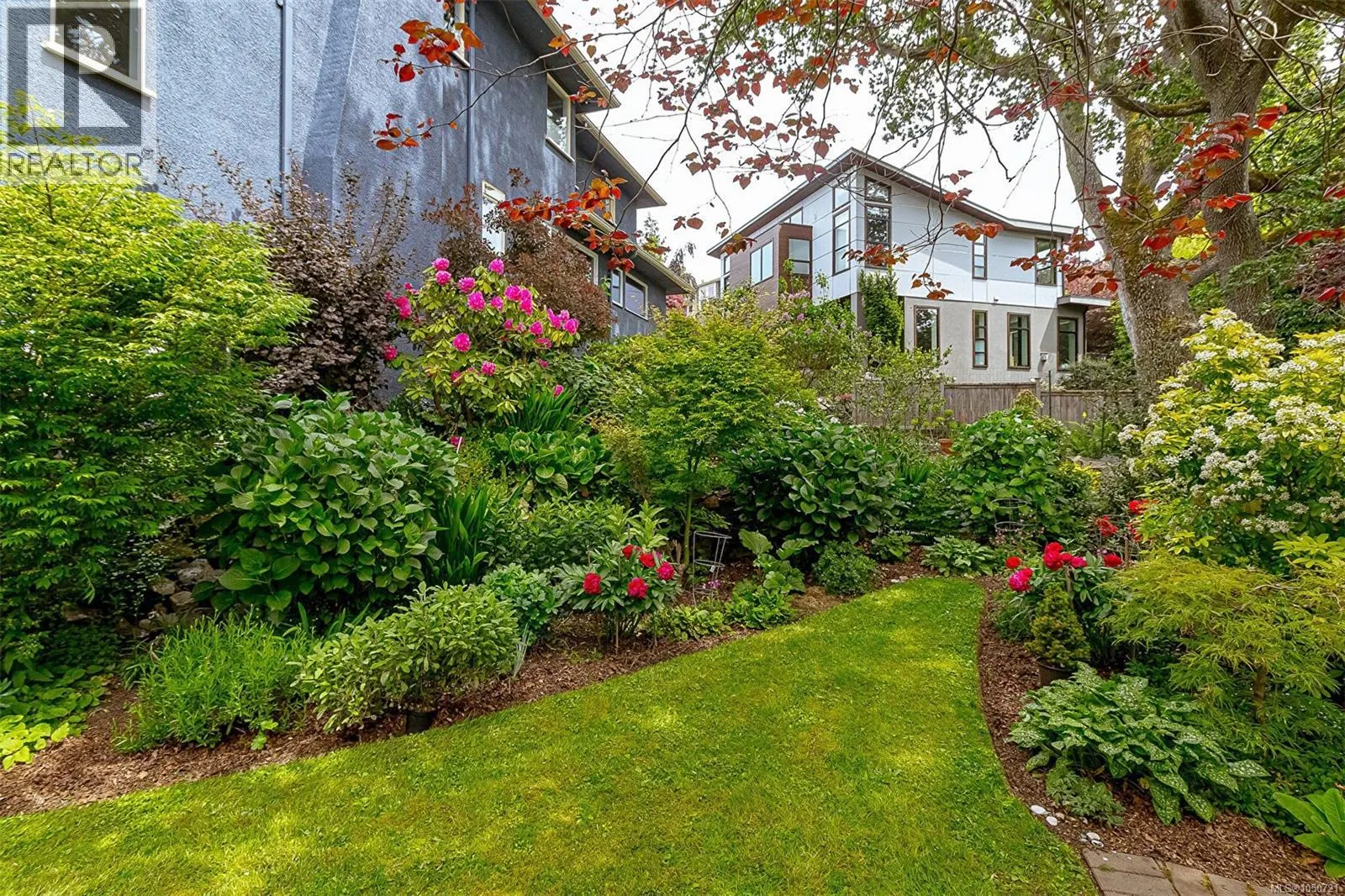 1 Briar Pl