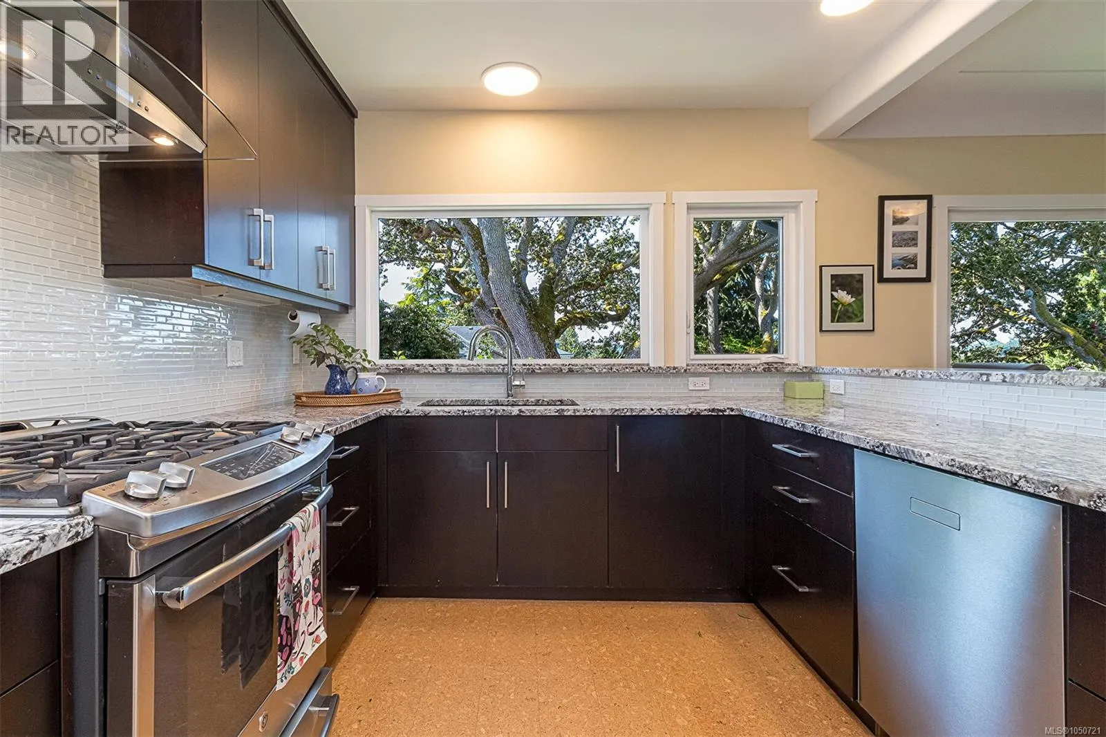 1 Briar Pl