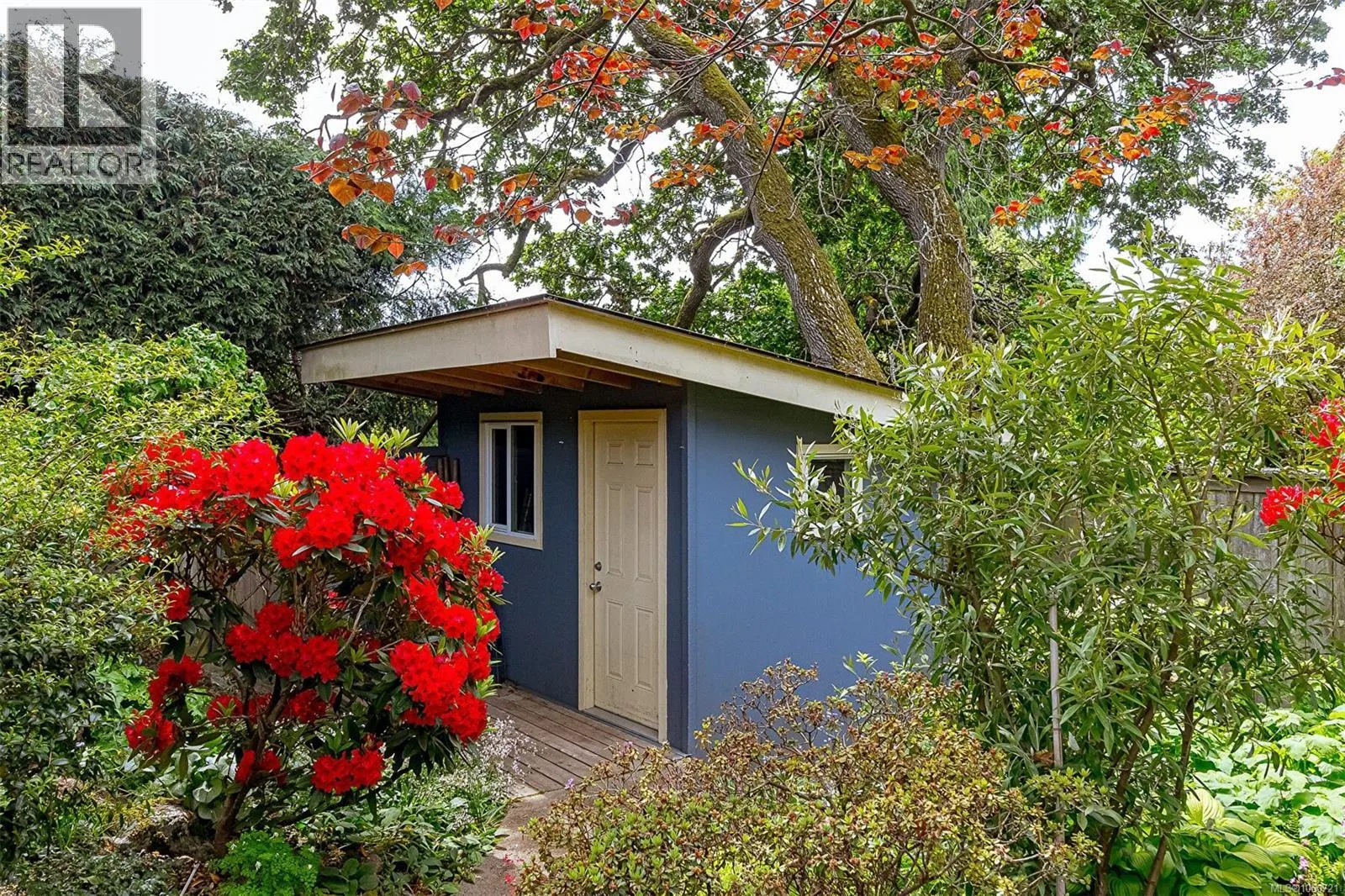 1 Briar Pl