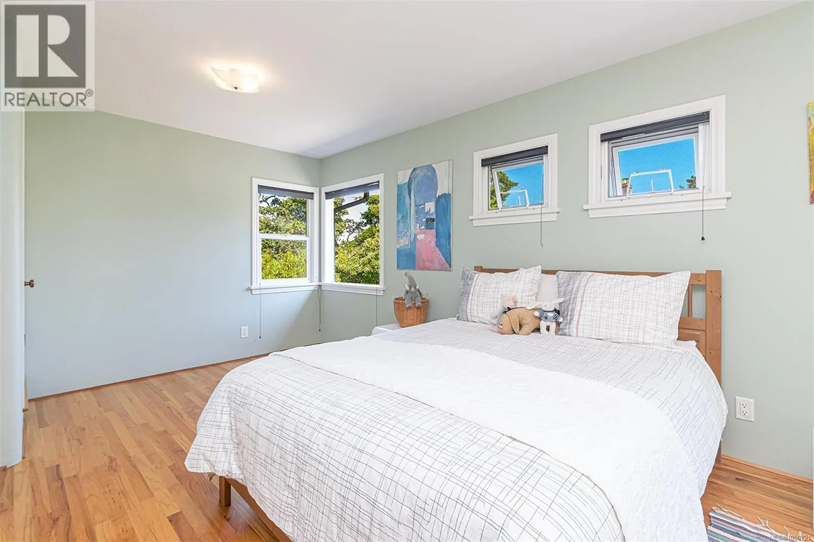 1 Briar Pl