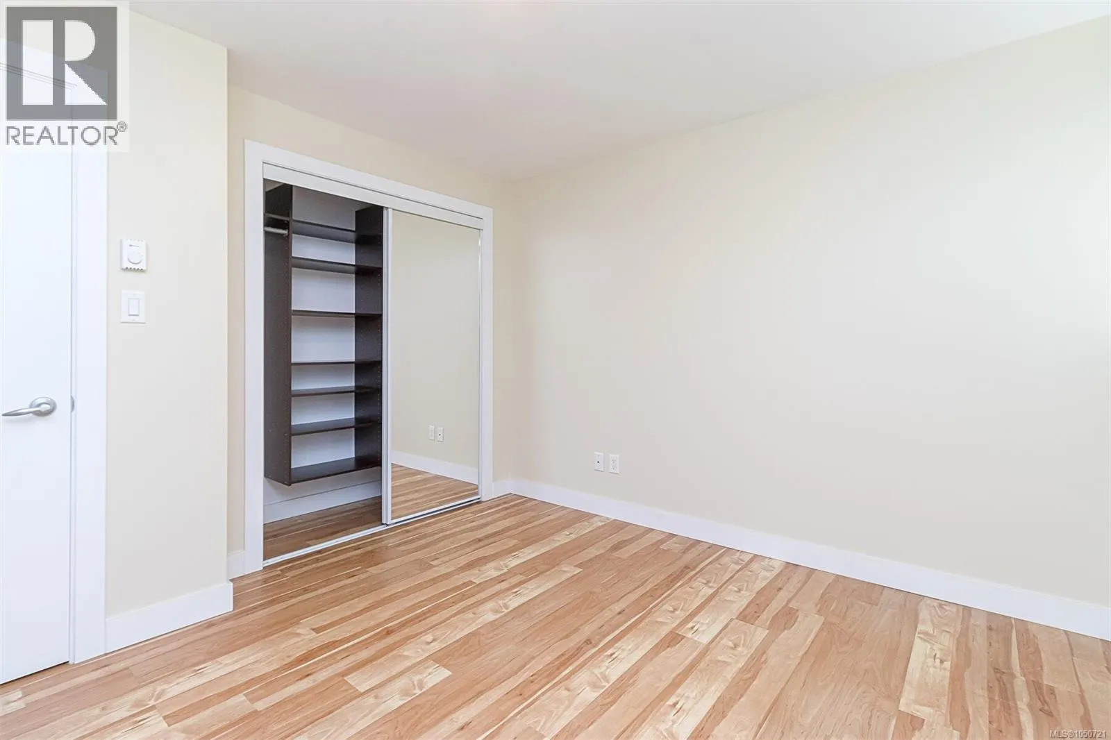 1 Briar Pl
