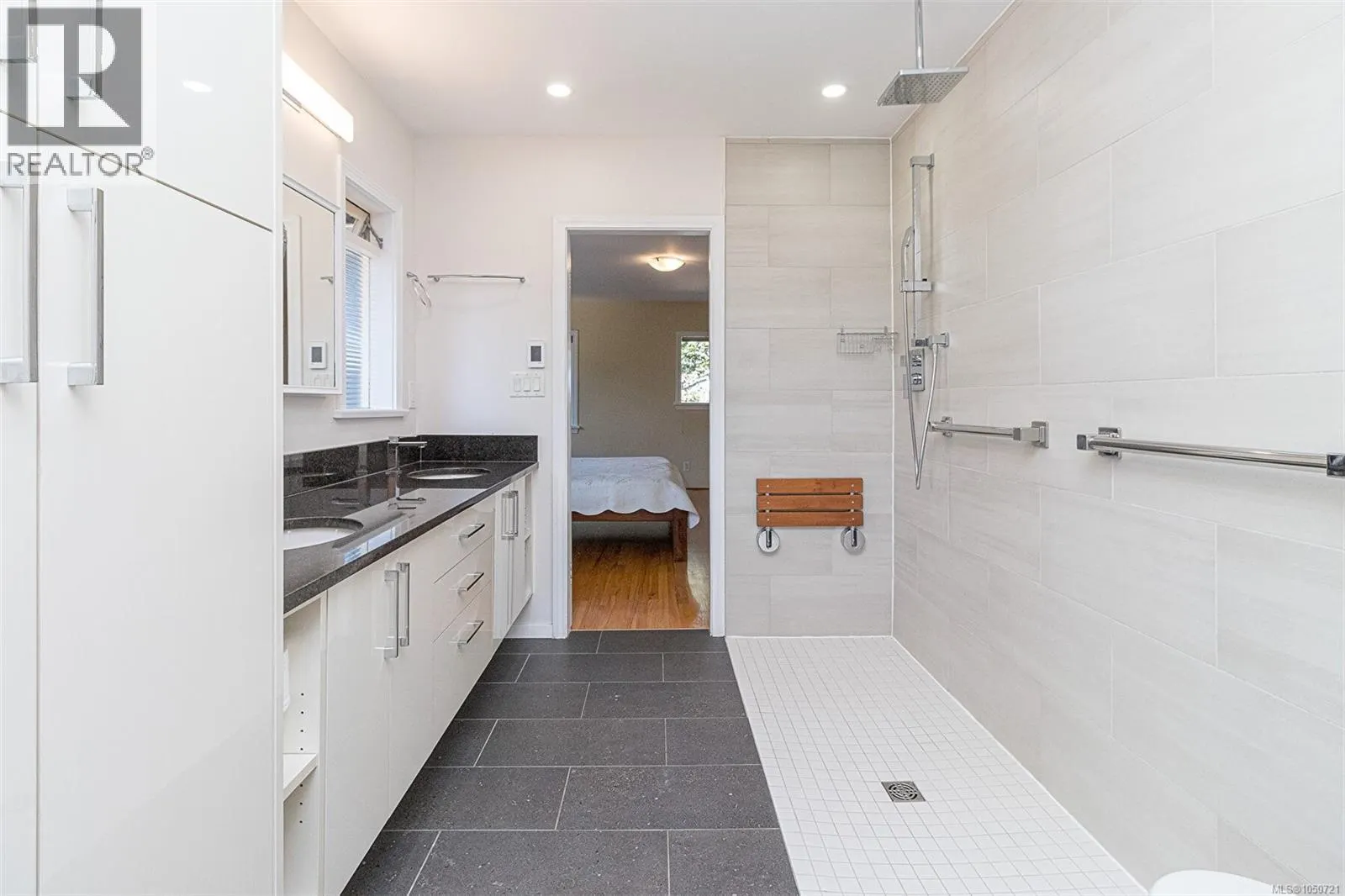 1 Briar Pl