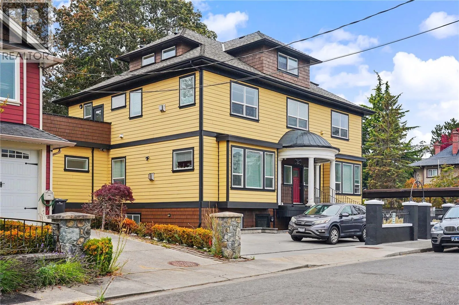 1064 Beverley Pl