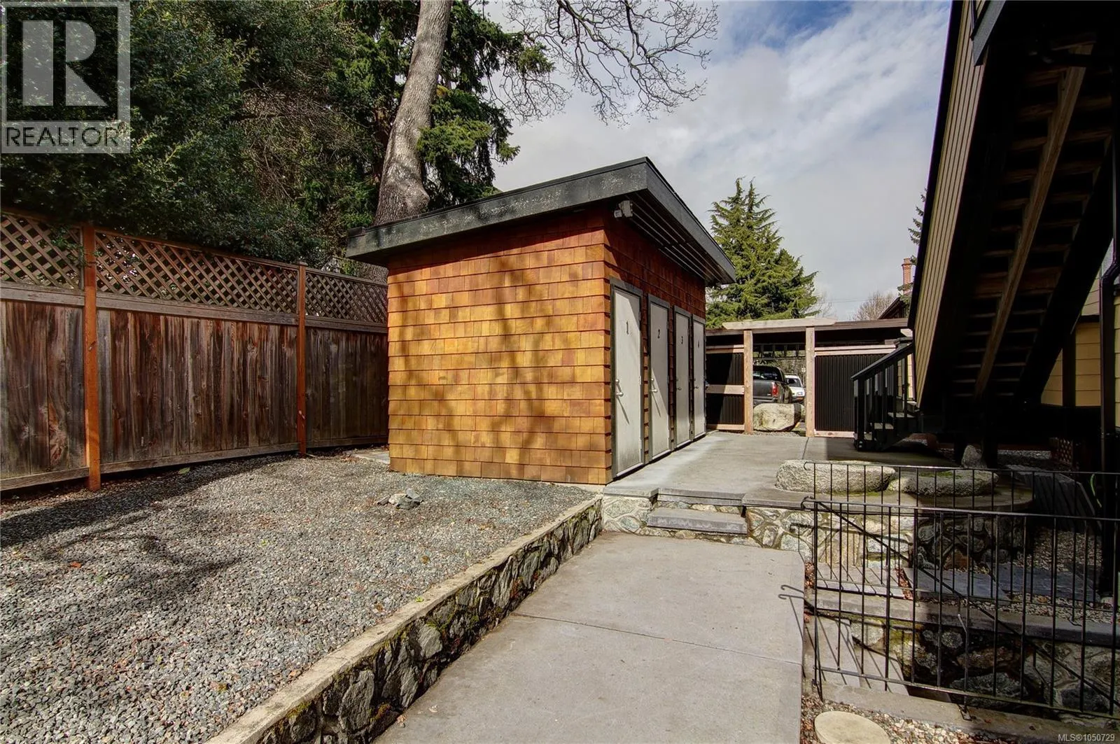 1064 Beverley Pl