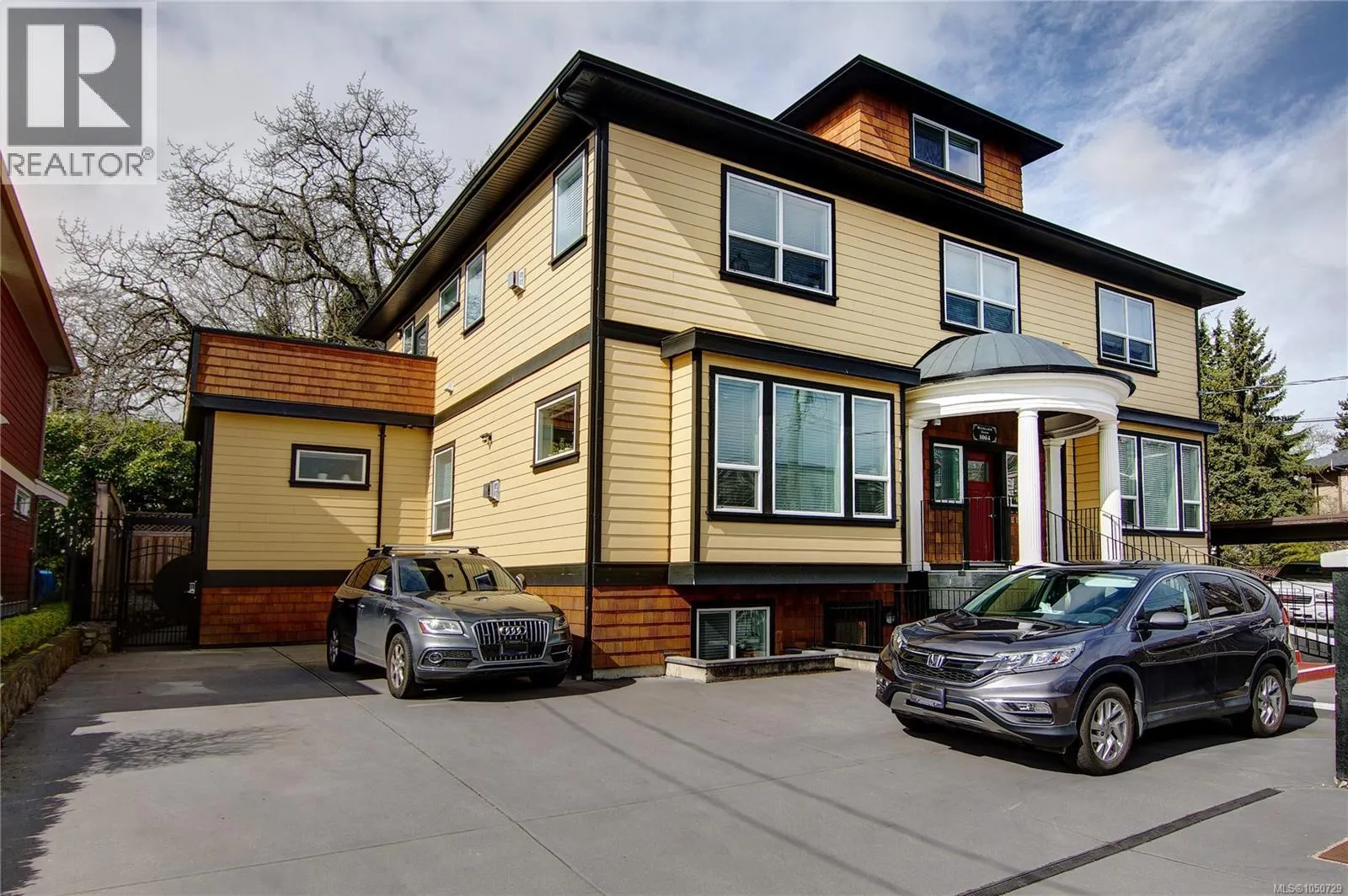 1064 Beverley Pl
