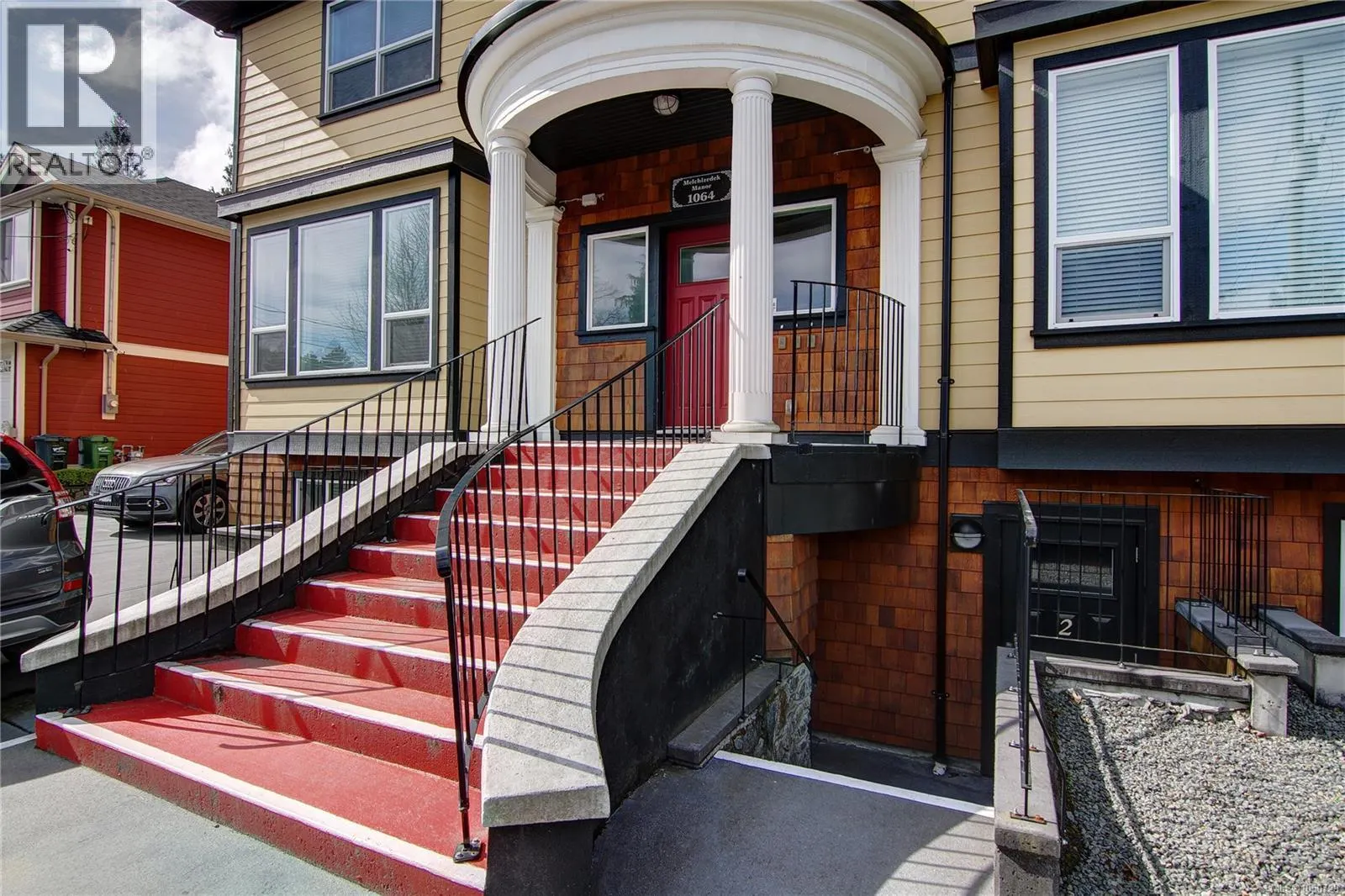 1064 Beverley Pl