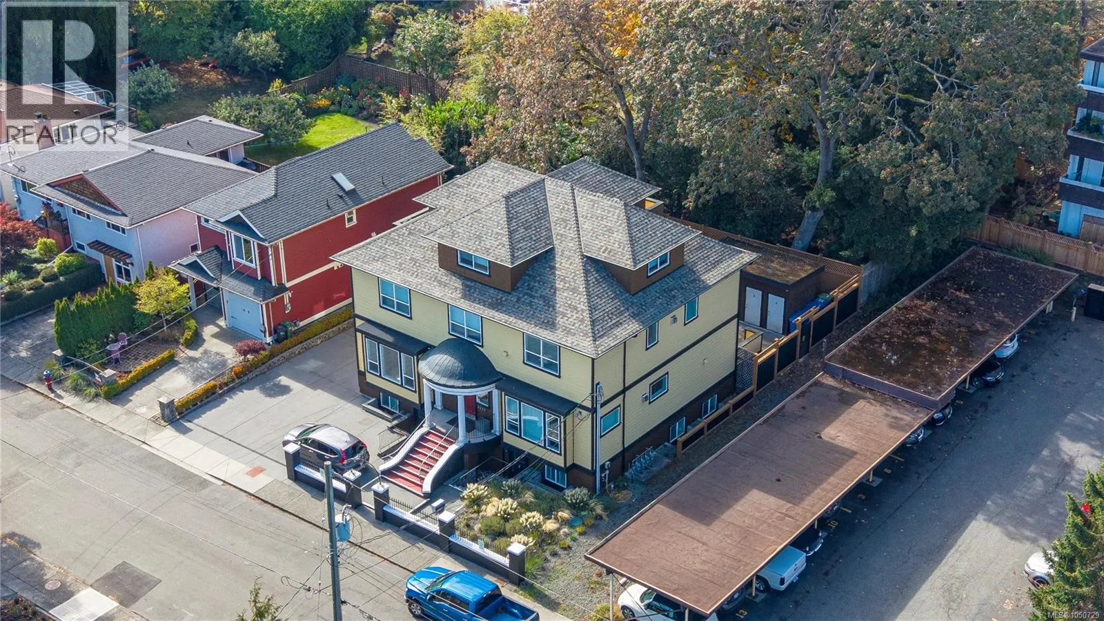 1064 Beverley Pl