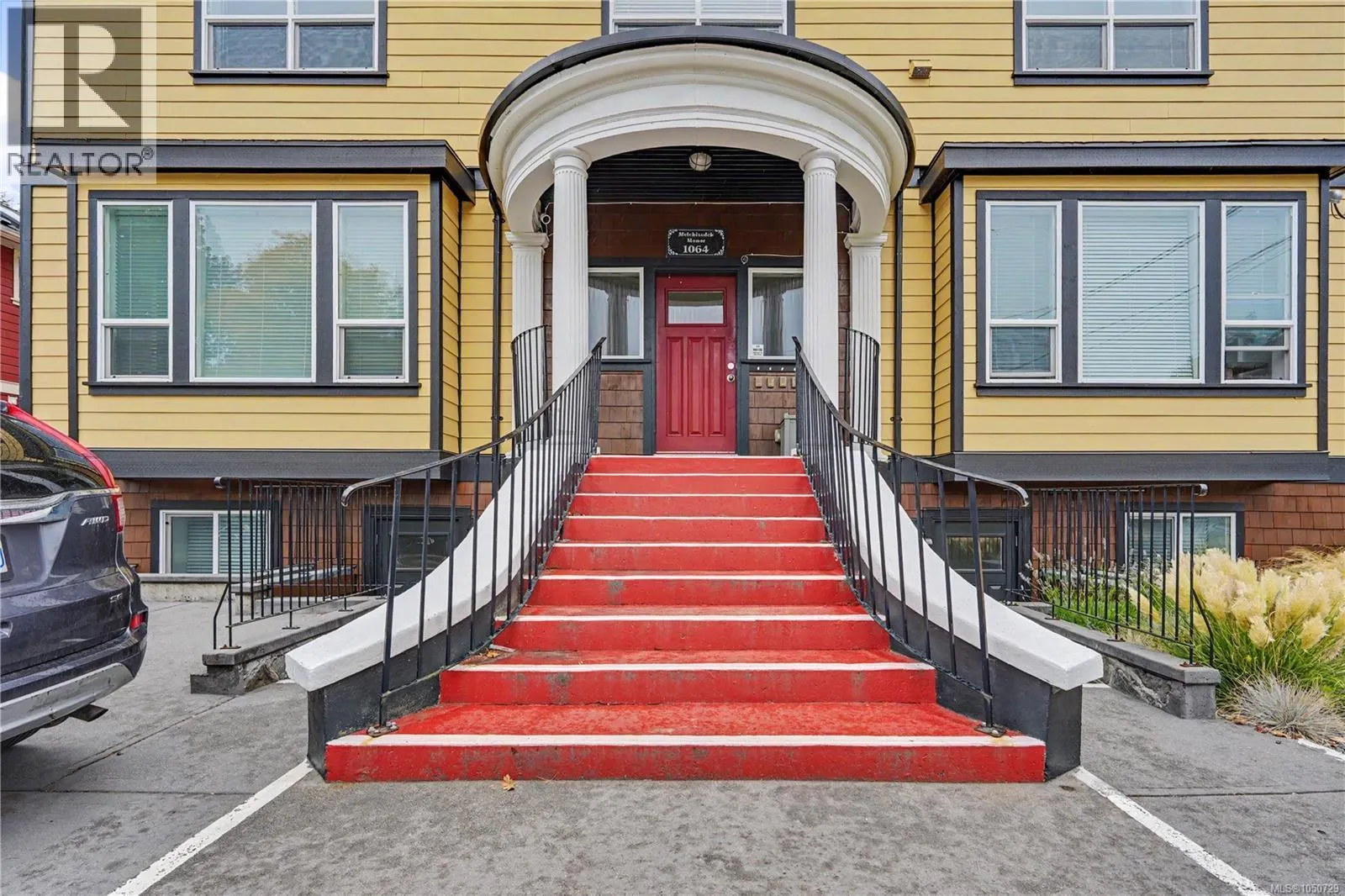 1064 Beverley Pl