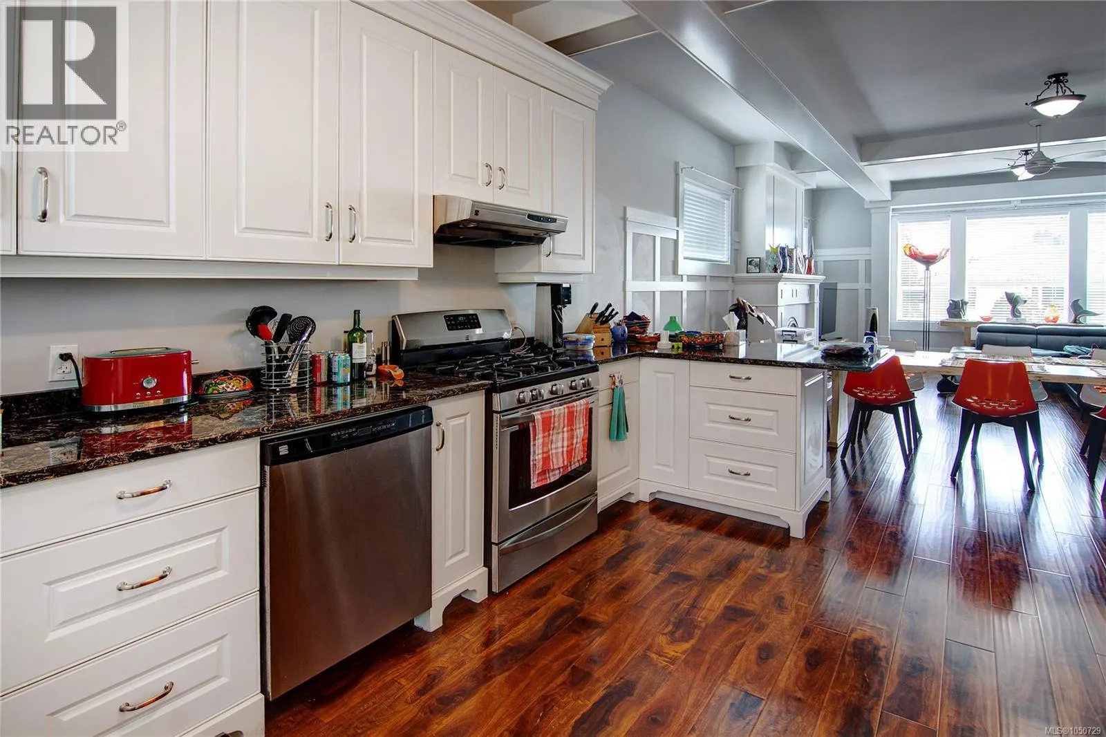 1064 Beverley Pl