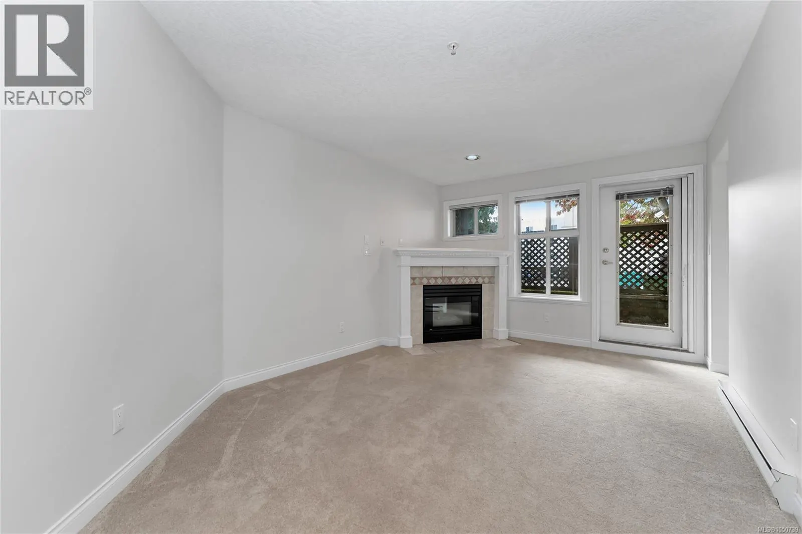 104 1580 Christmas Ave