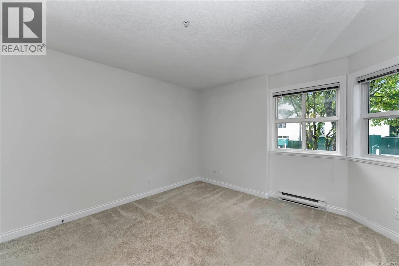 104 1580 Christmas Ave