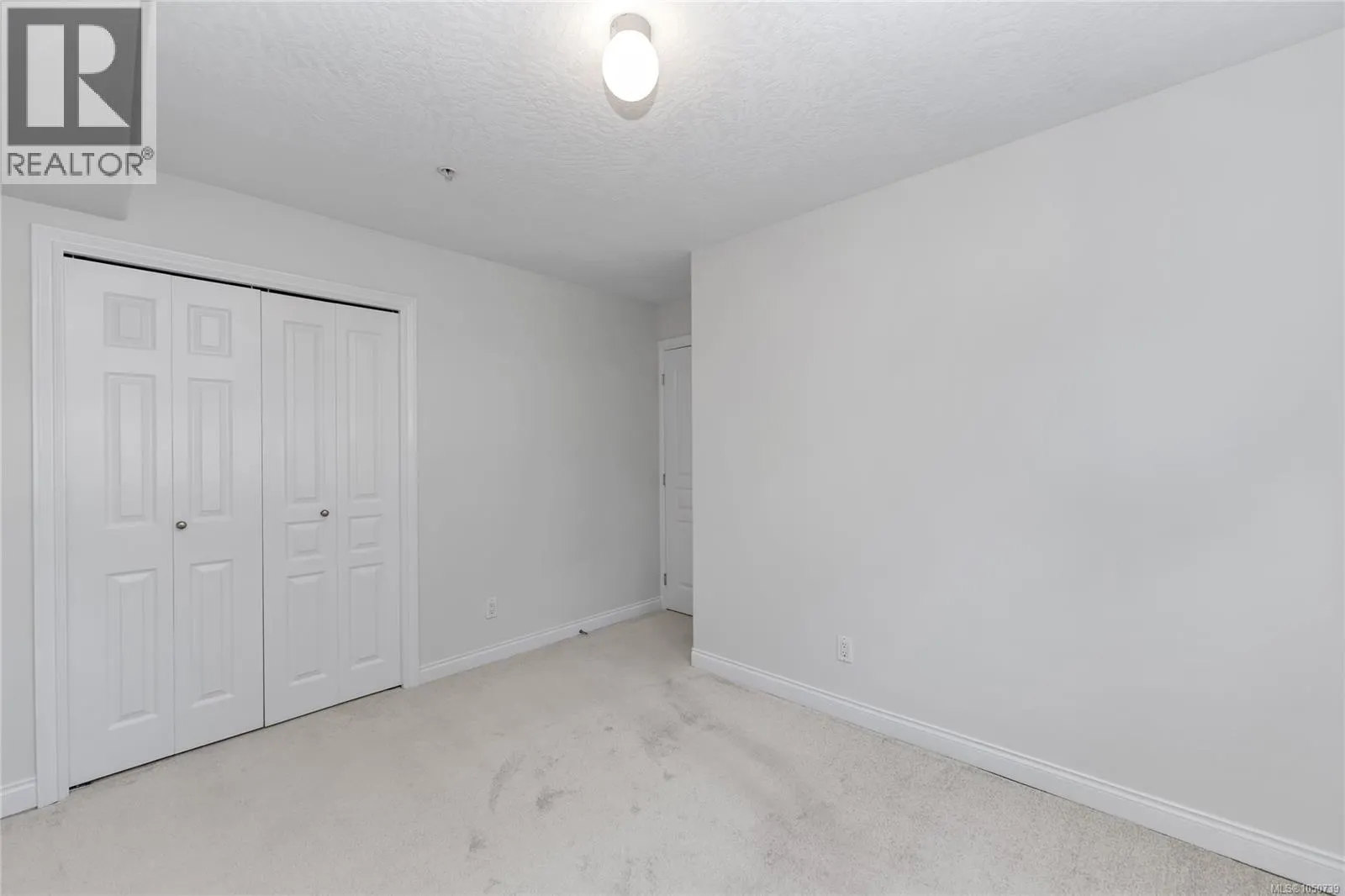 104 1580 Christmas Ave