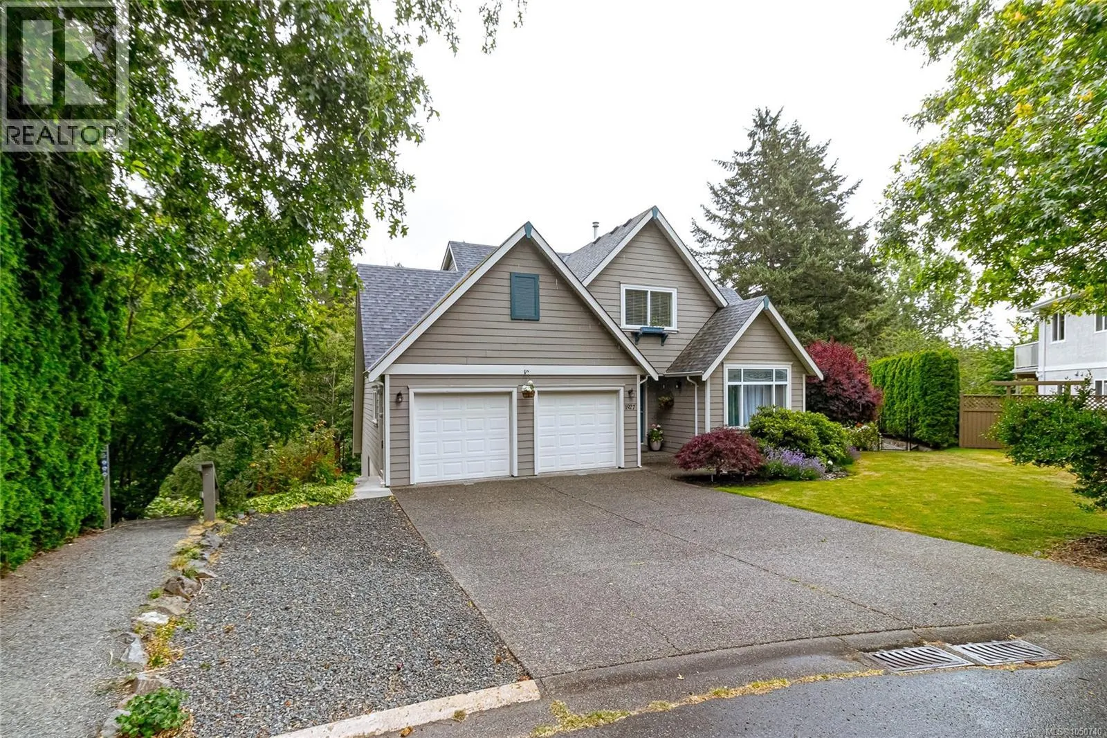 1927 Riverside Dr