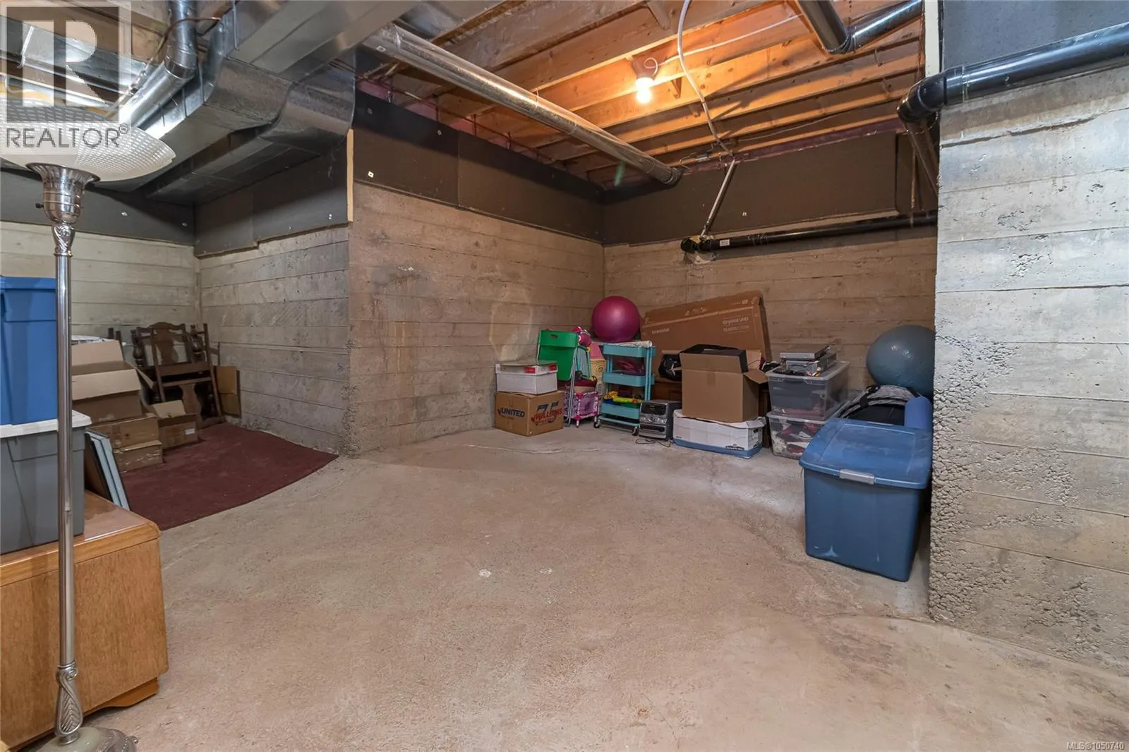 1927 Riverside Dr