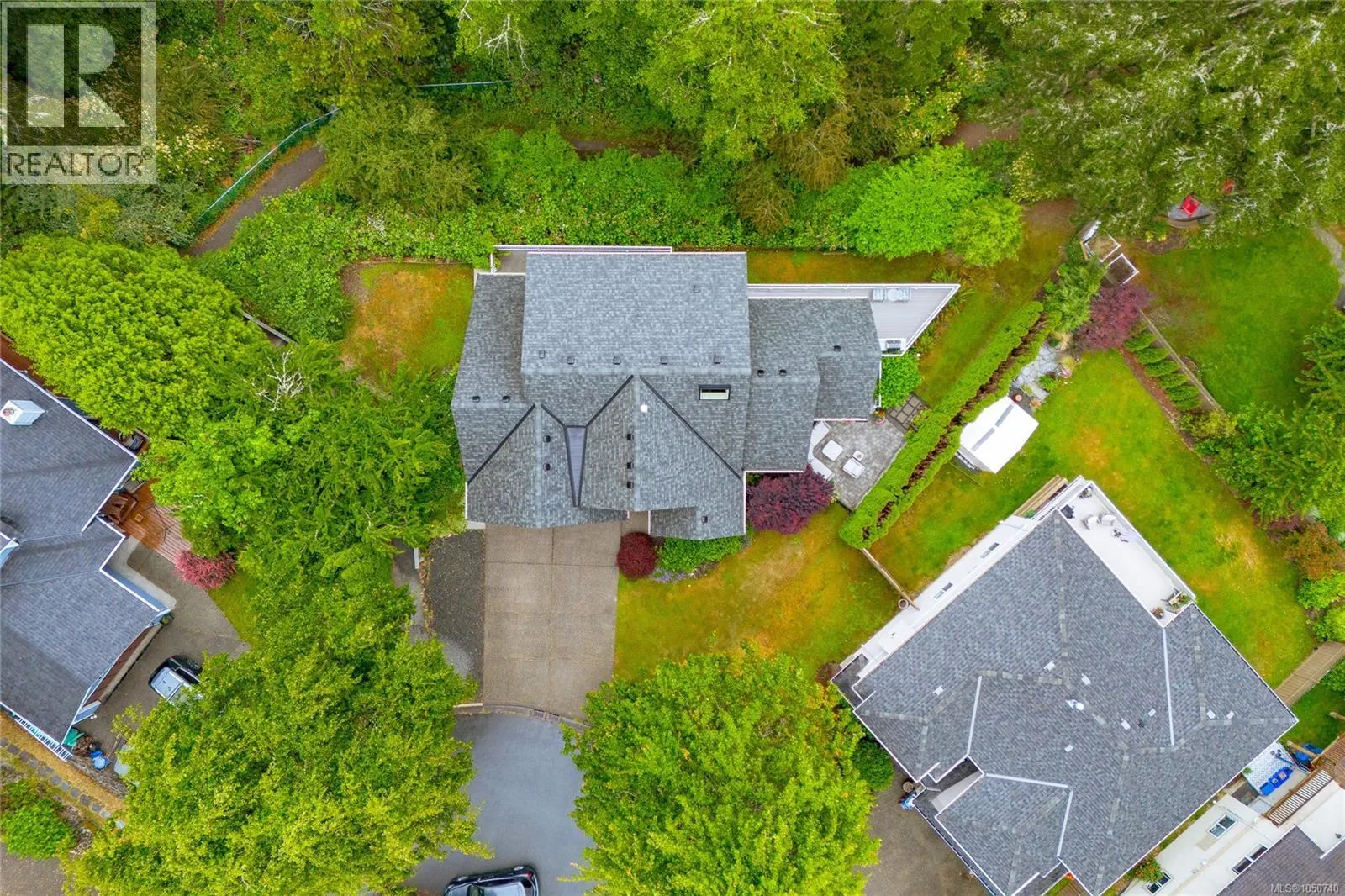 1927 Riverside Dr