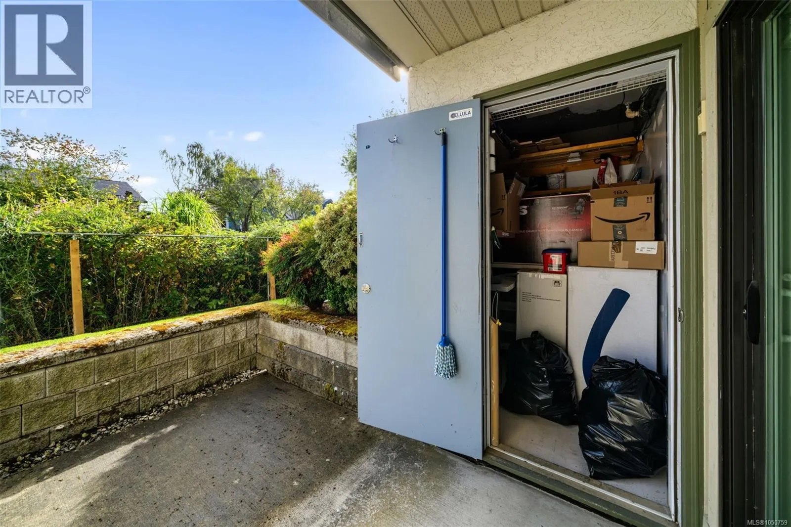 105 2757 Quadra St