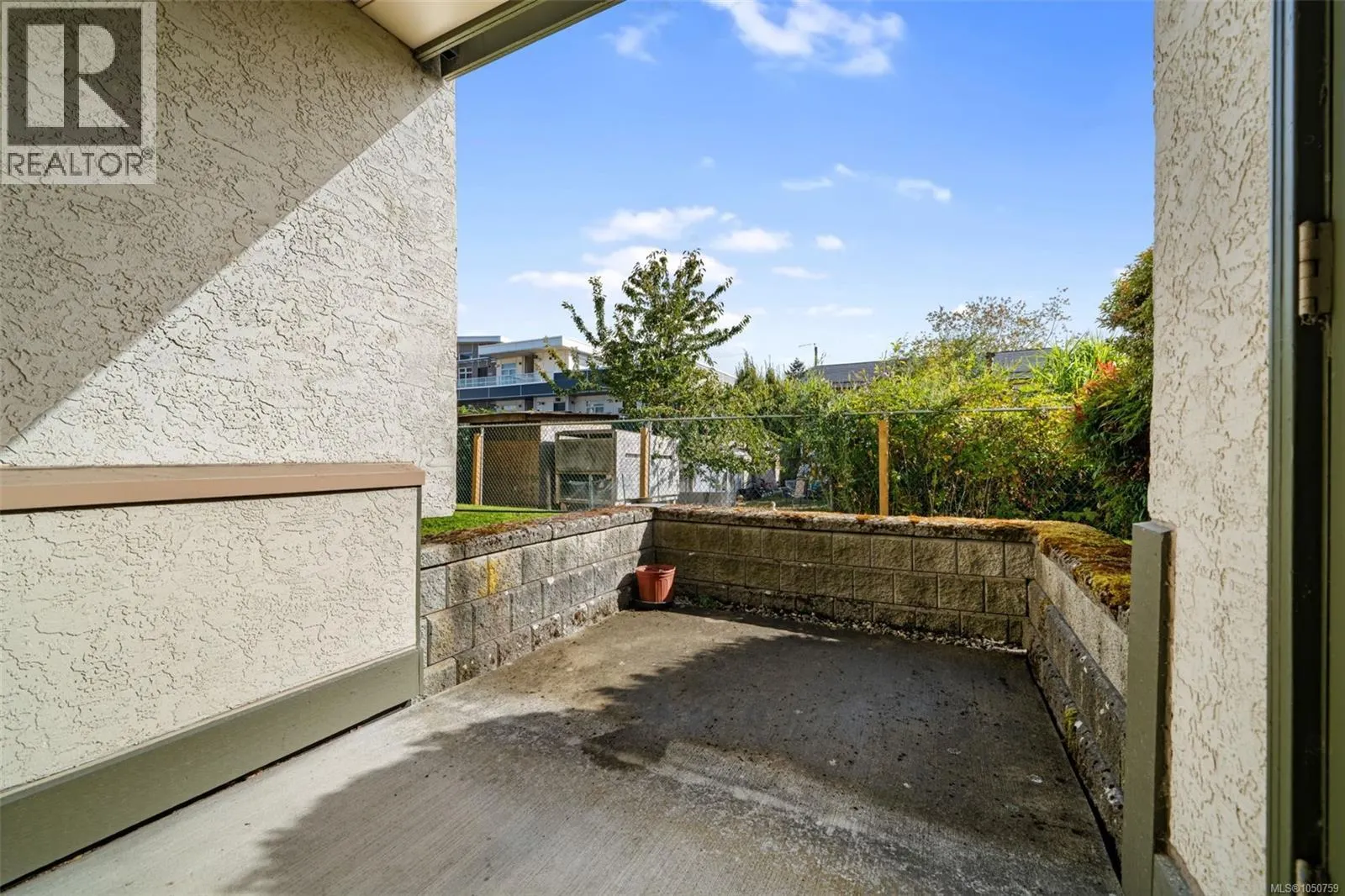 105 2757 Quadra St
