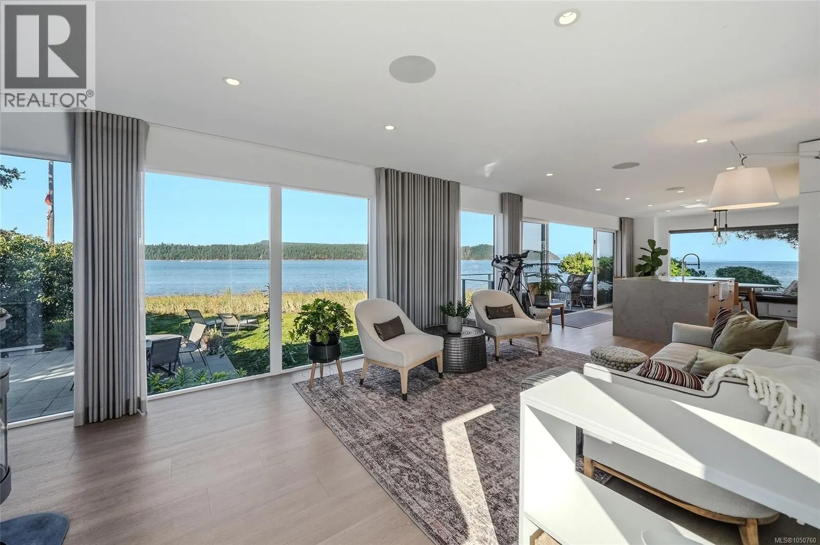 5425 Deep Bay Dr