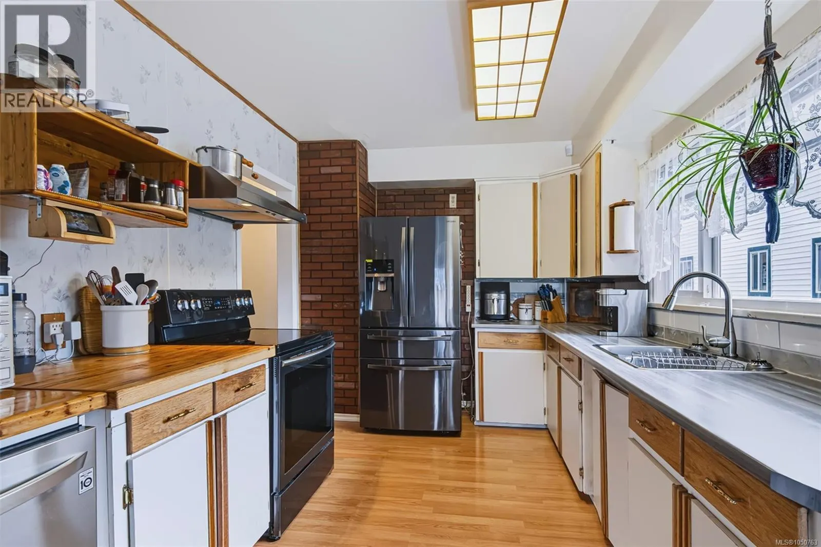 2635 5th Ave