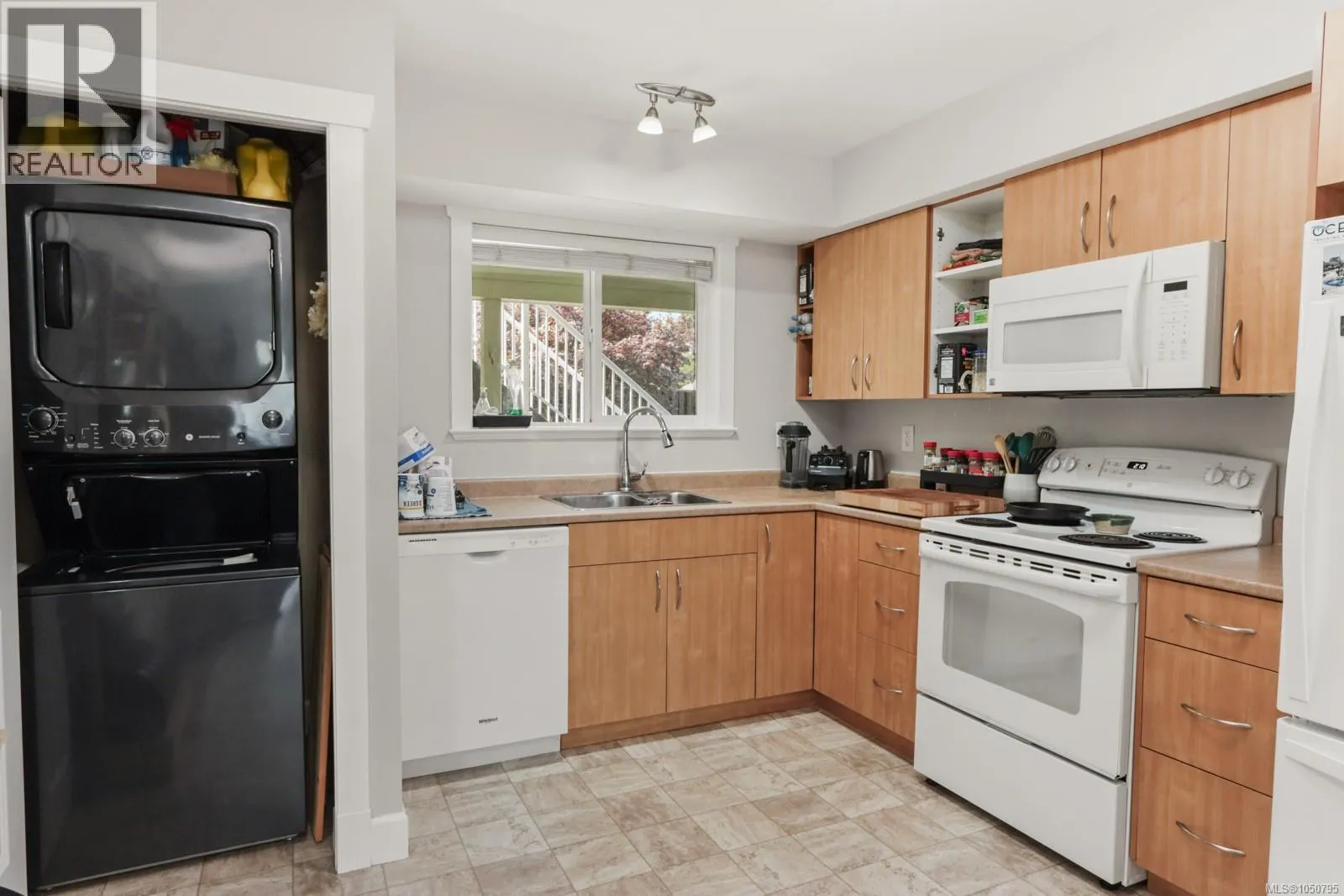 595 Sarum Rise Way