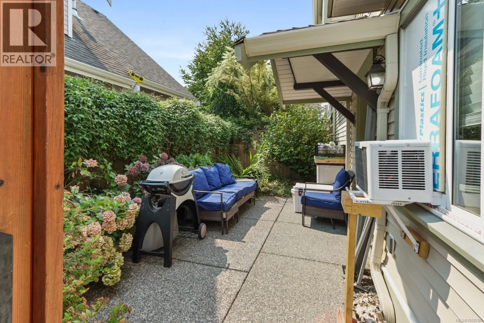 595 Sarum Rise Way