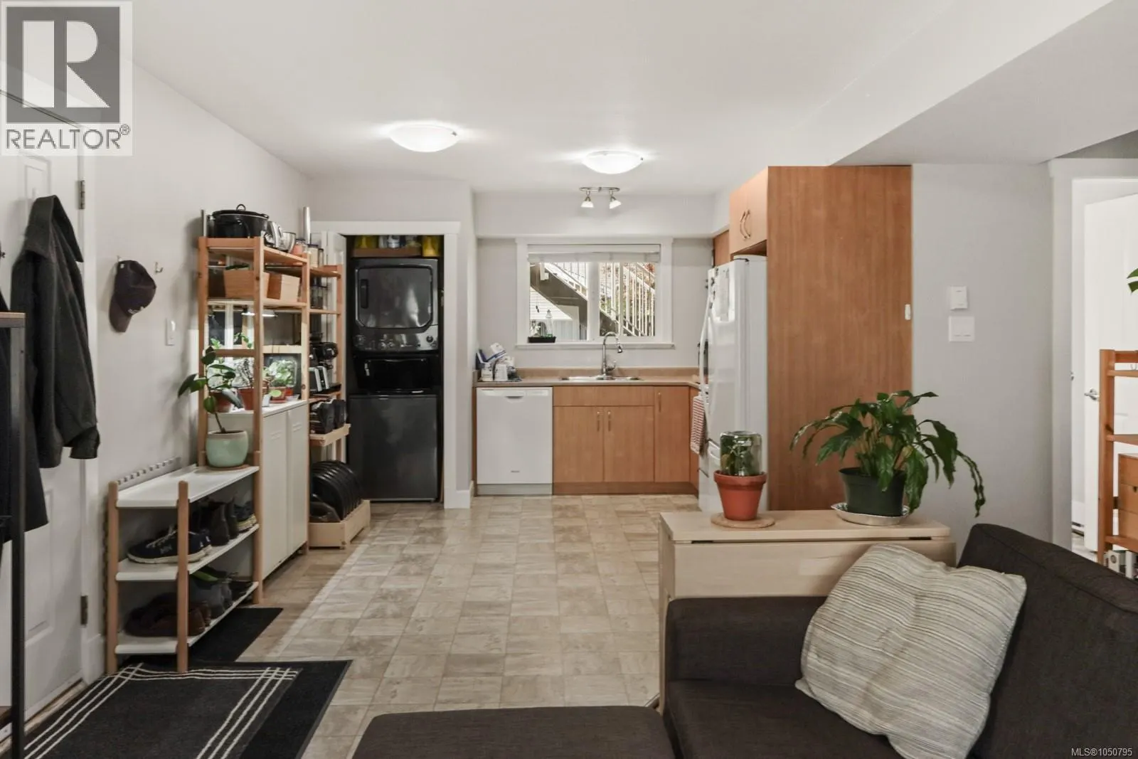 595 Sarum Rise Way