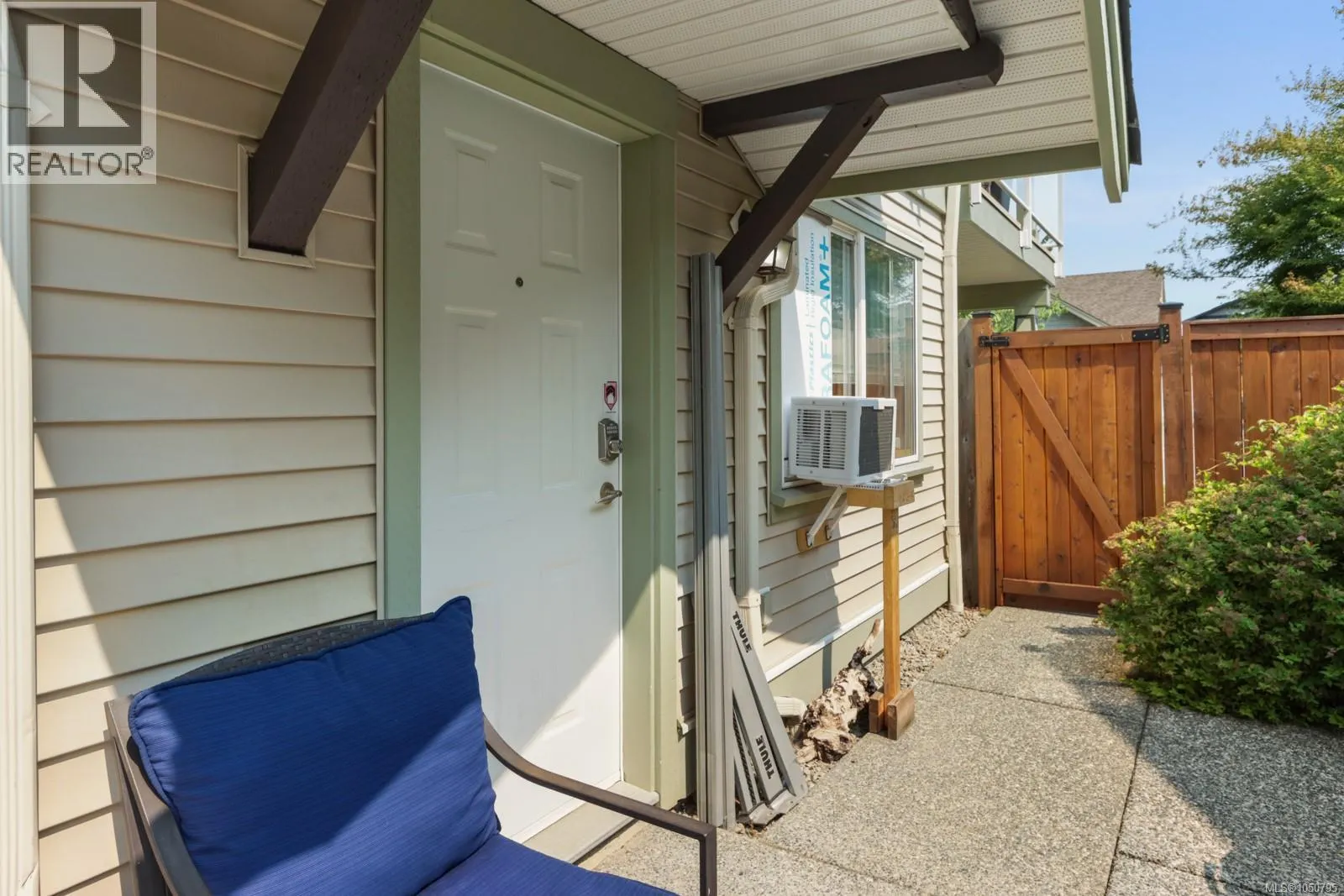 595 Sarum Rise Way