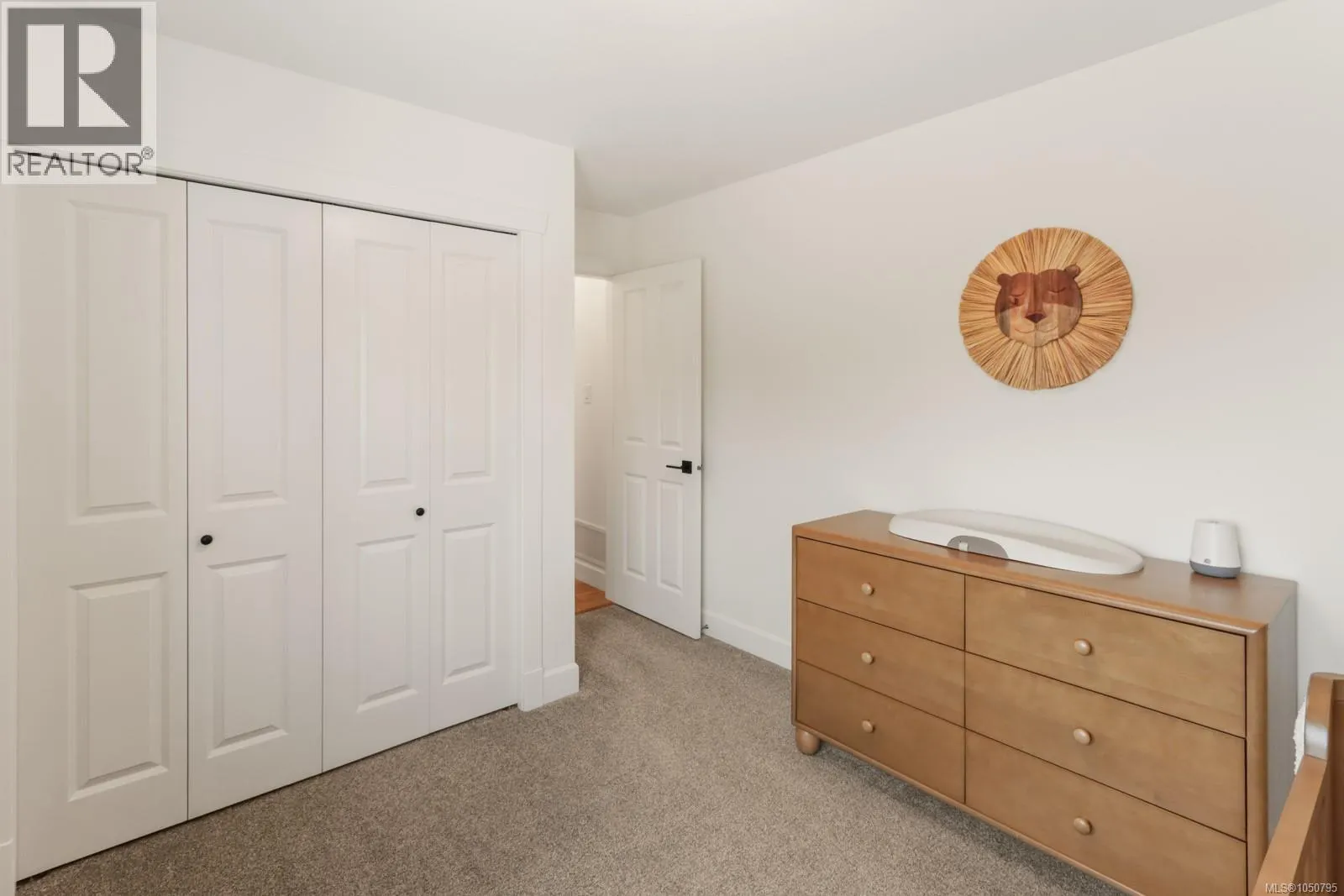 595 Sarum Rise Way