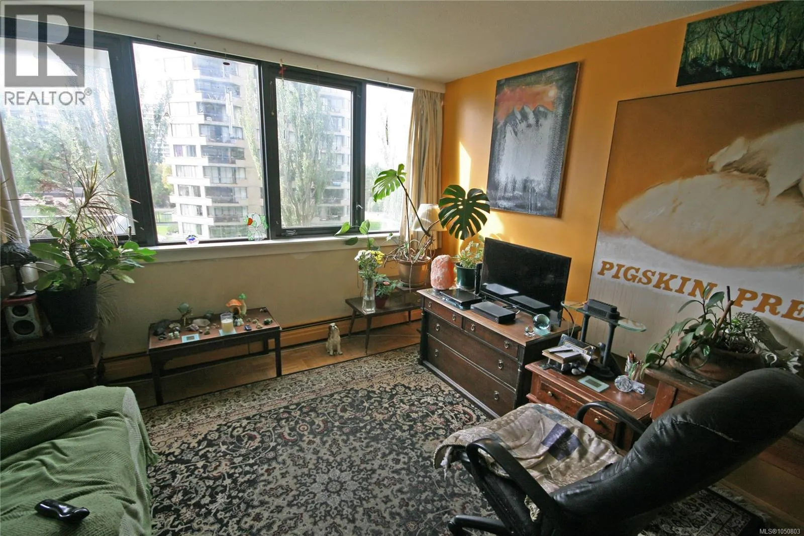 408 647 Michigan St