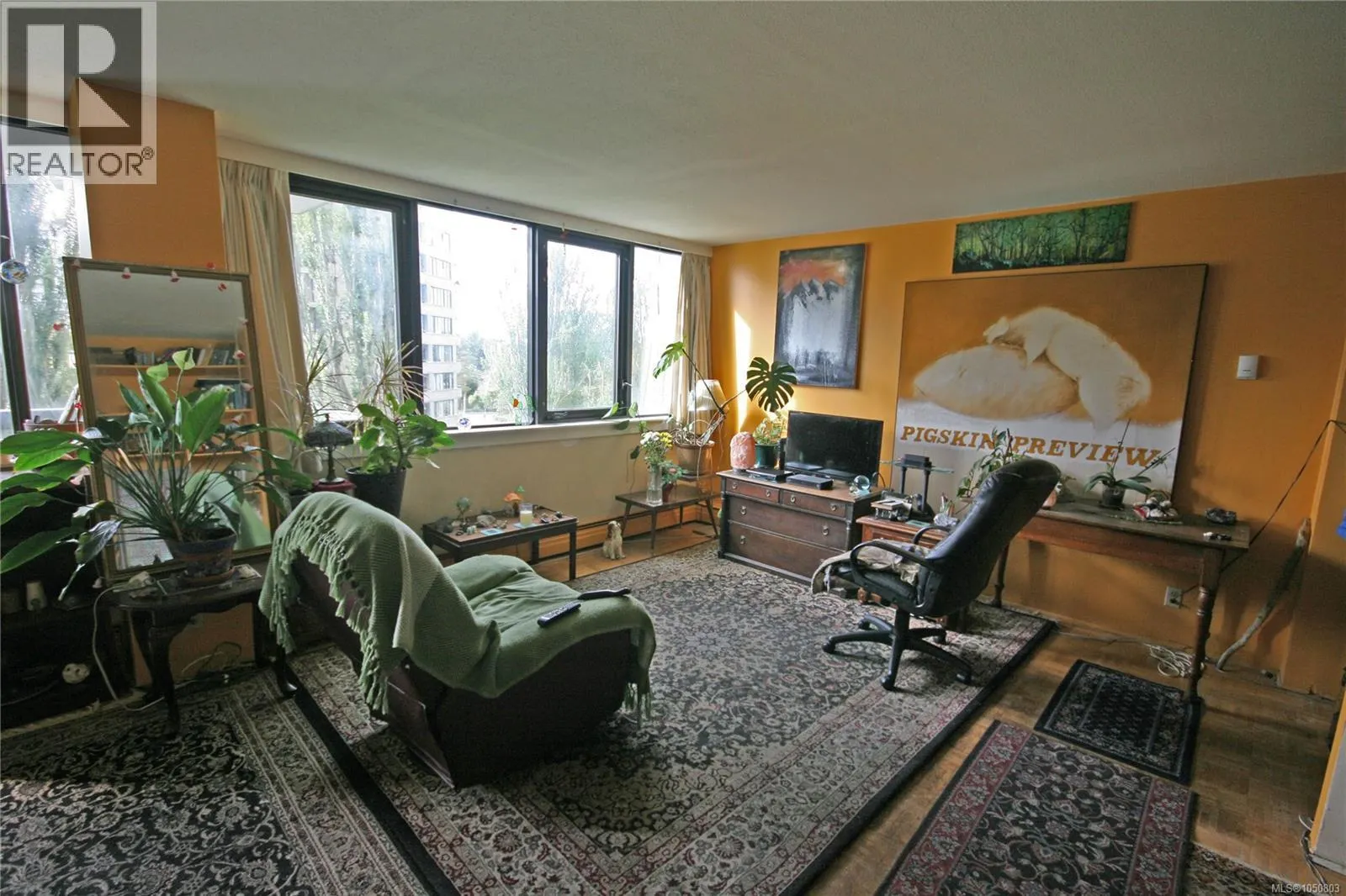 408 647 Michigan St