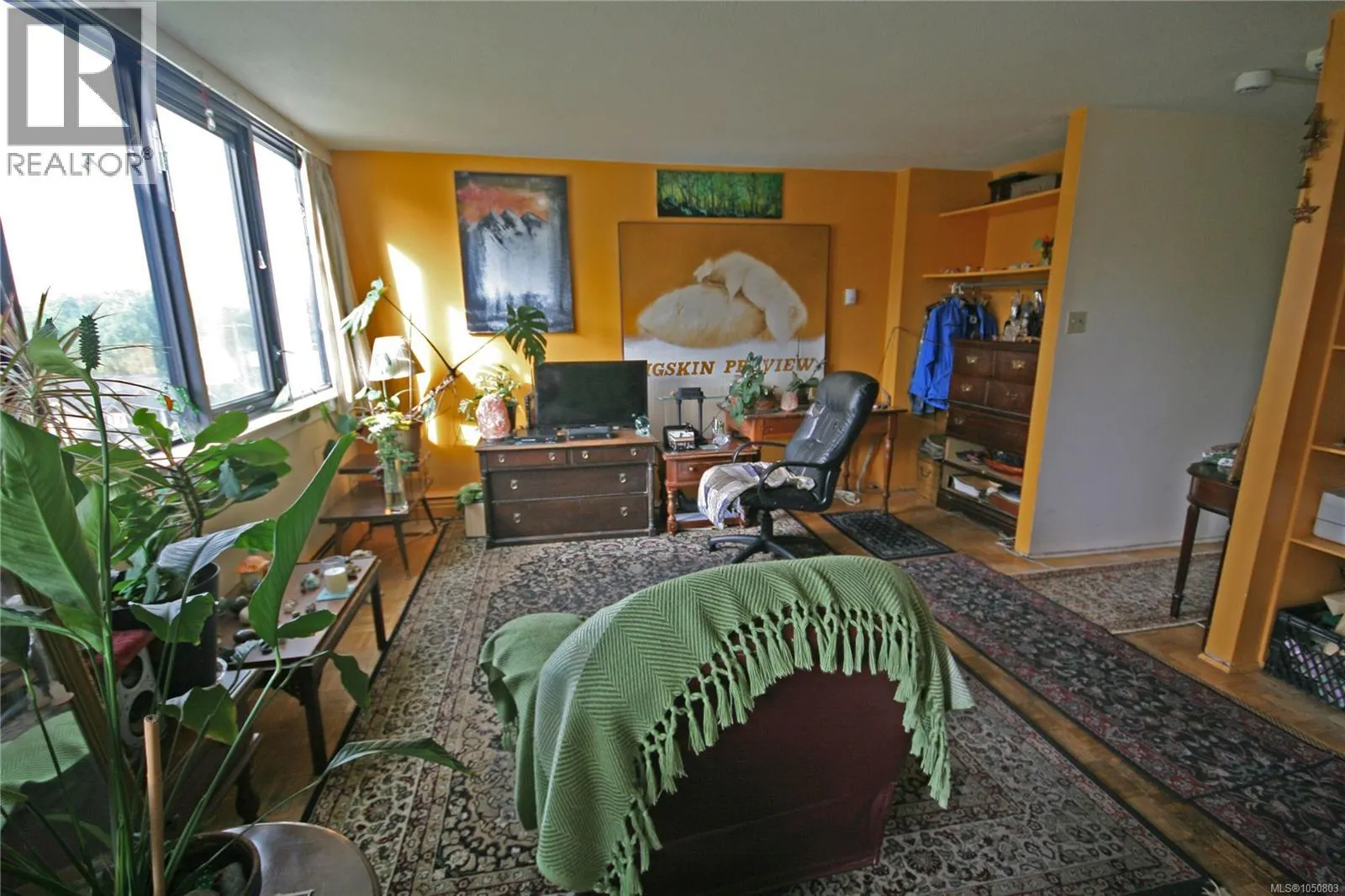 408 647 Michigan St