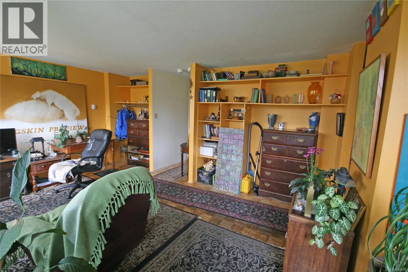 408 647 Michigan St