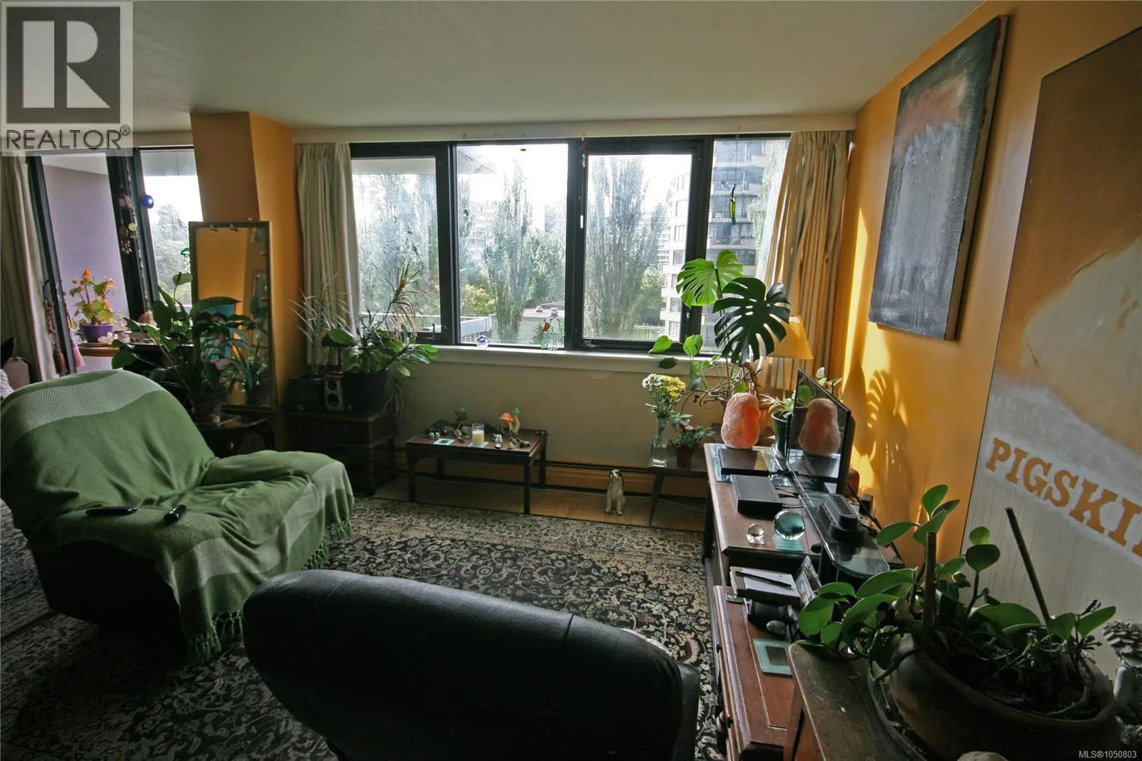 408 647 Michigan St