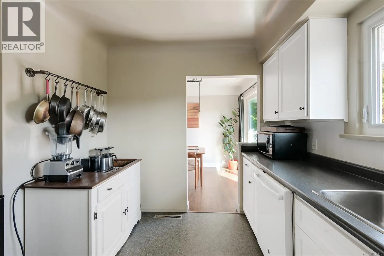 3221 Service St