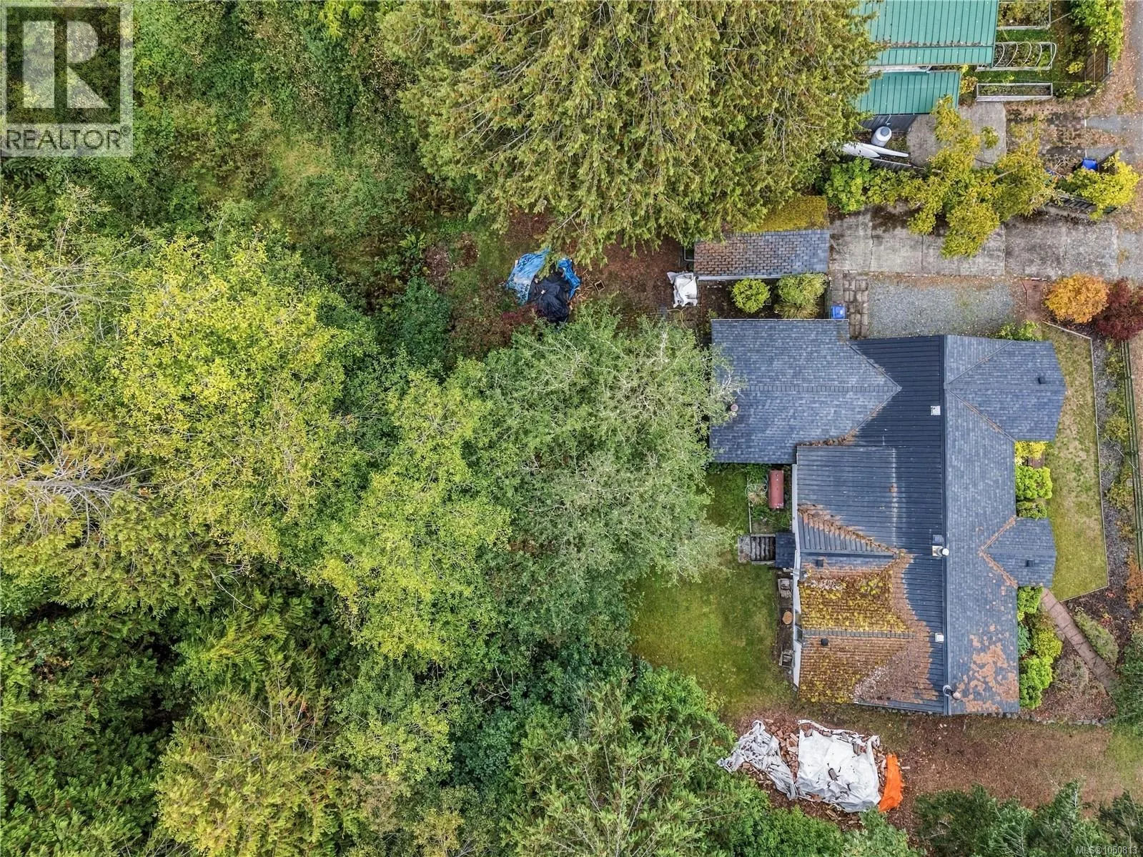 6110 Island Hwy W
