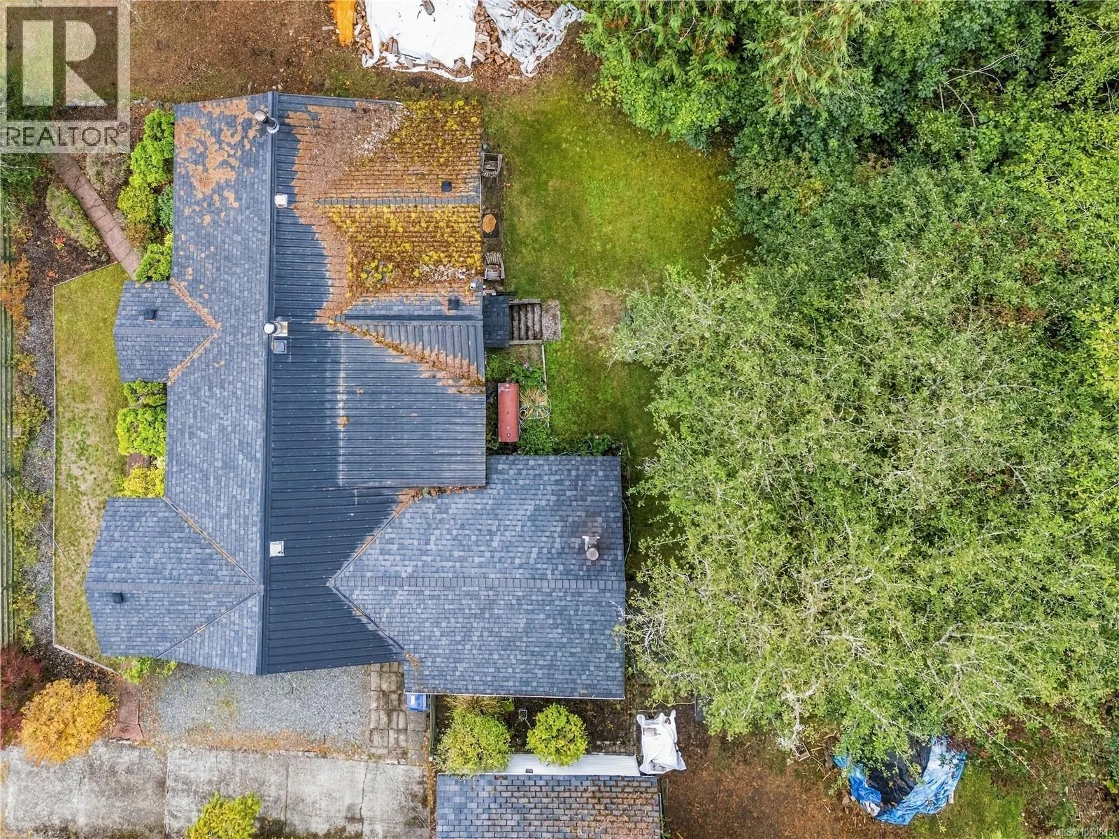6110 Island Hwy W