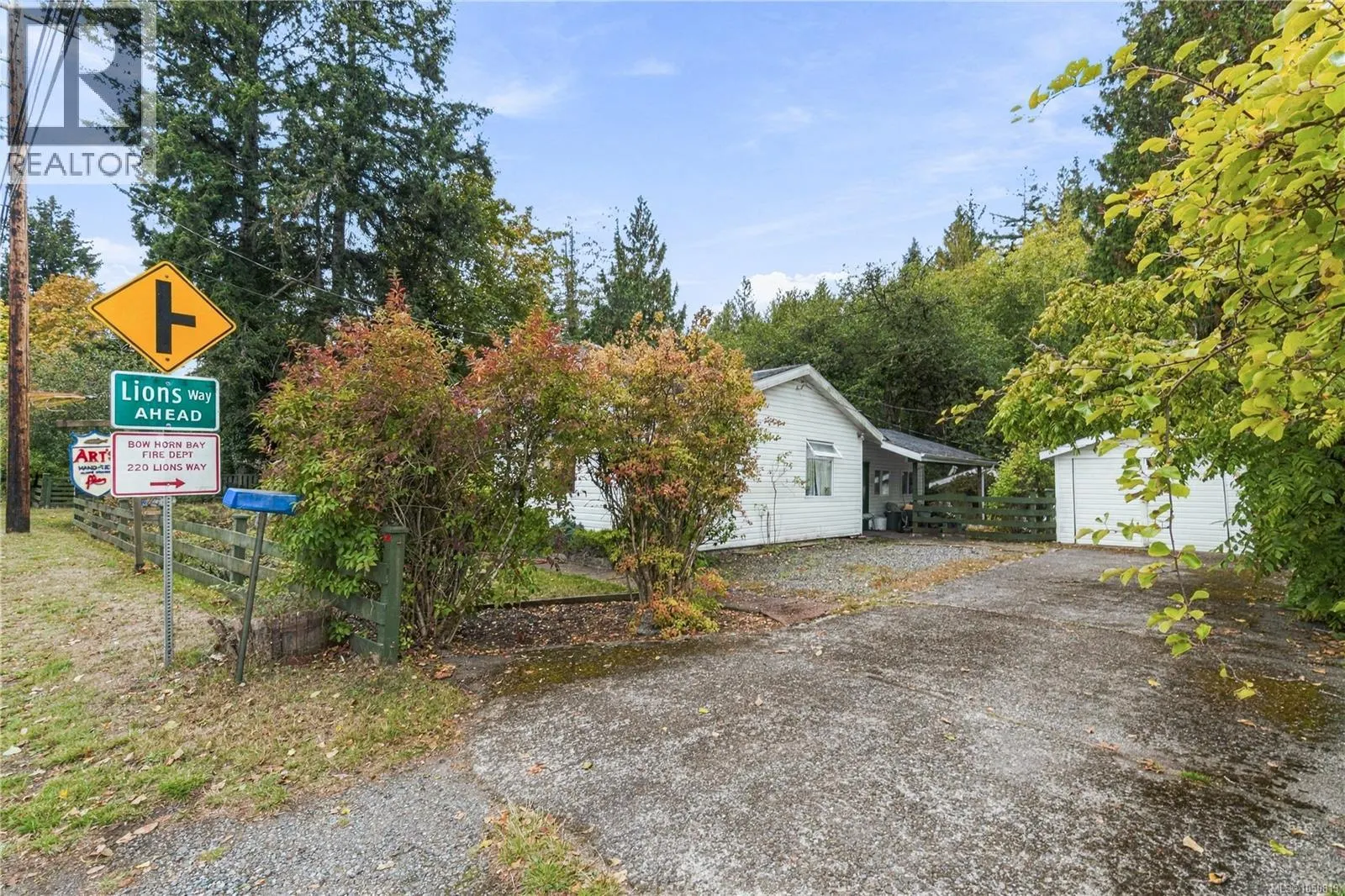 6110 Island Hwy W