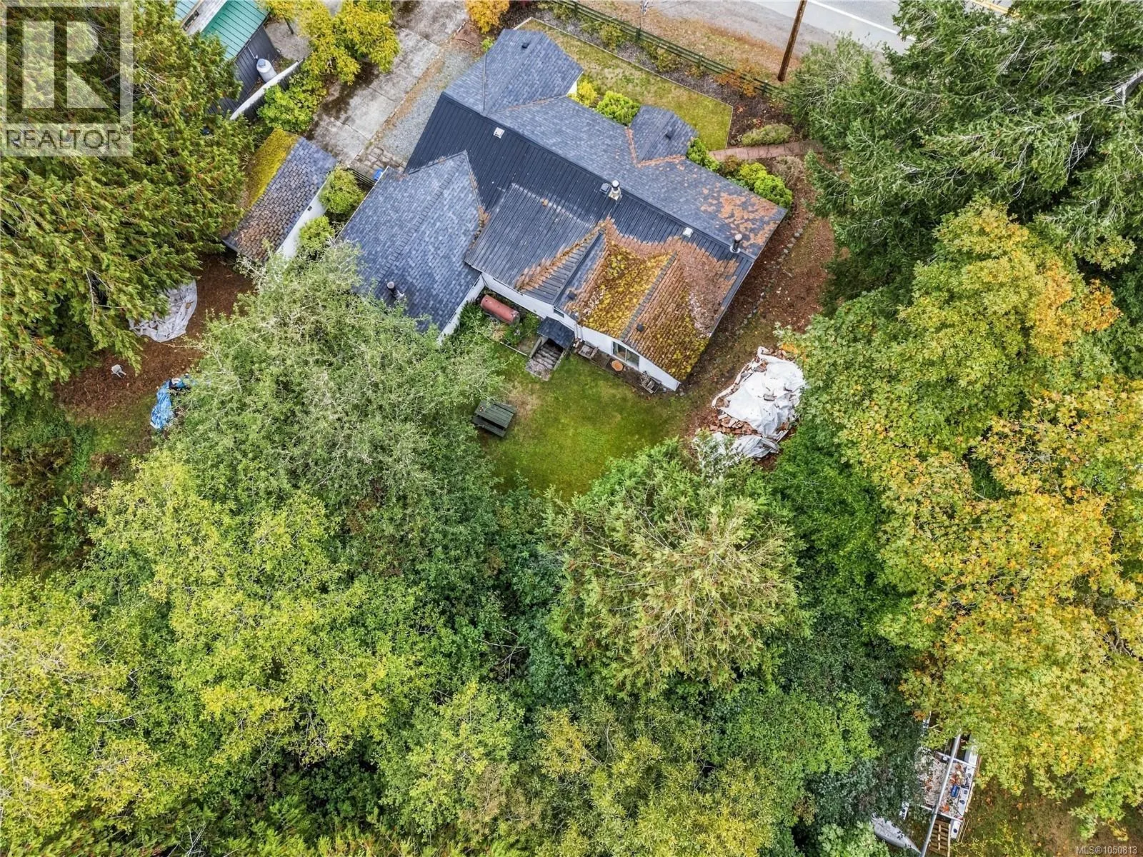 6110 Island Hwy W