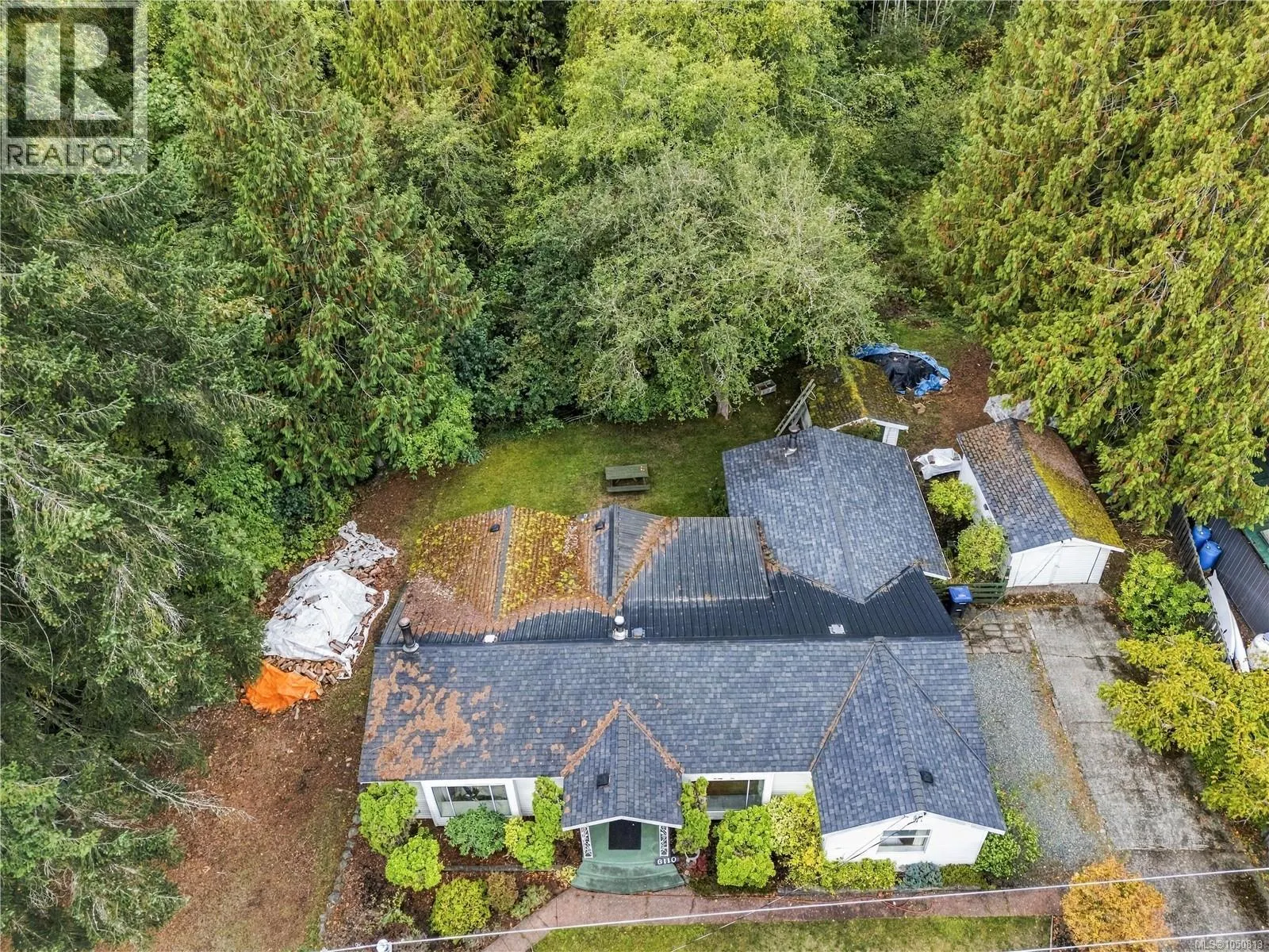6110 Island Hwy W