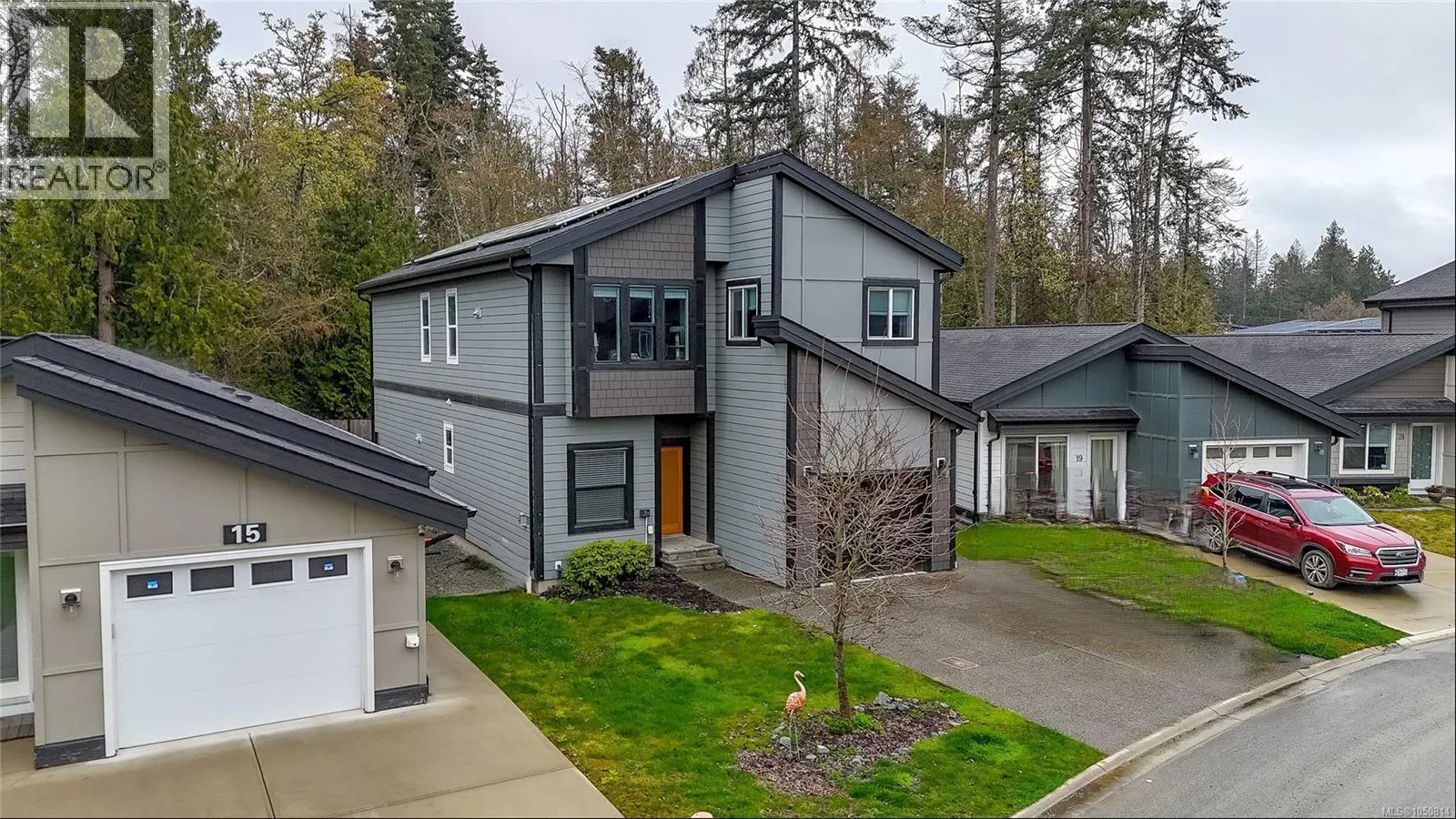 17 Saanich Ridge Dr