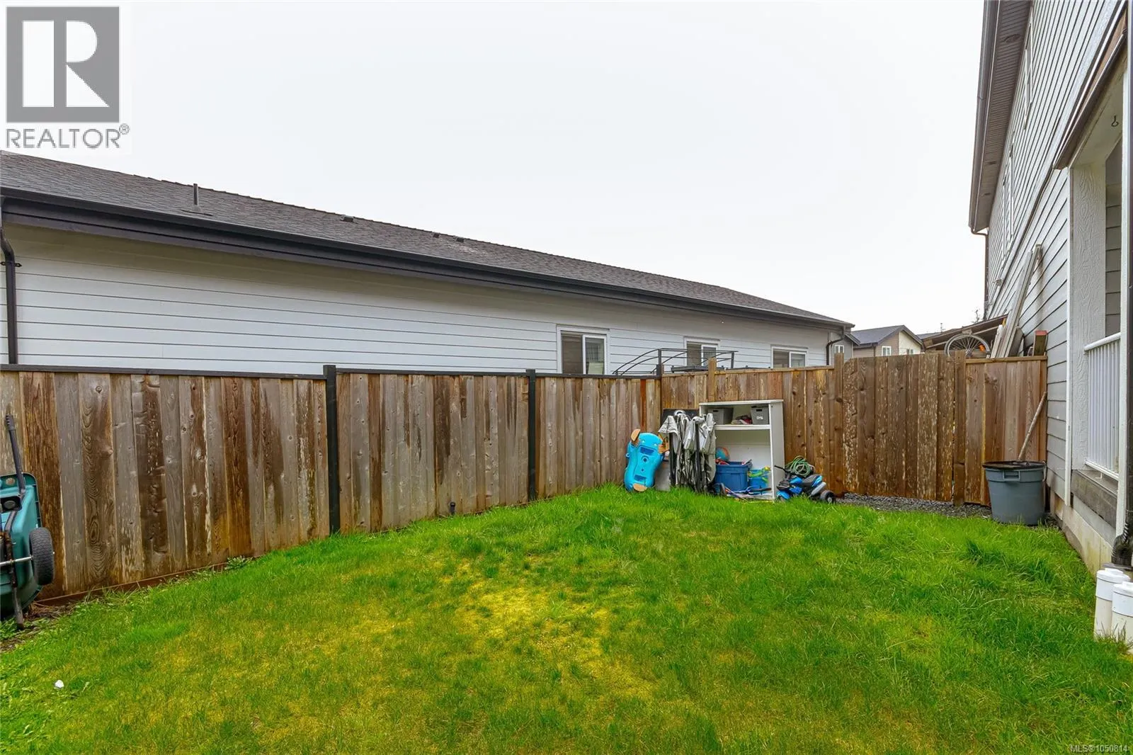 17 Saanich Ridge Dr